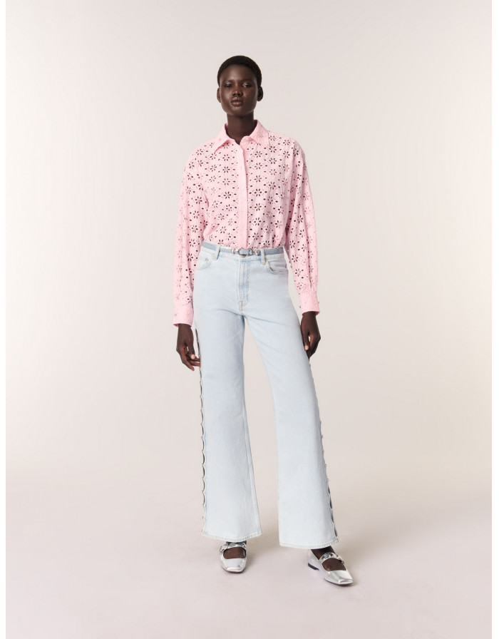 Жіноча сорочка з вишитими квітами