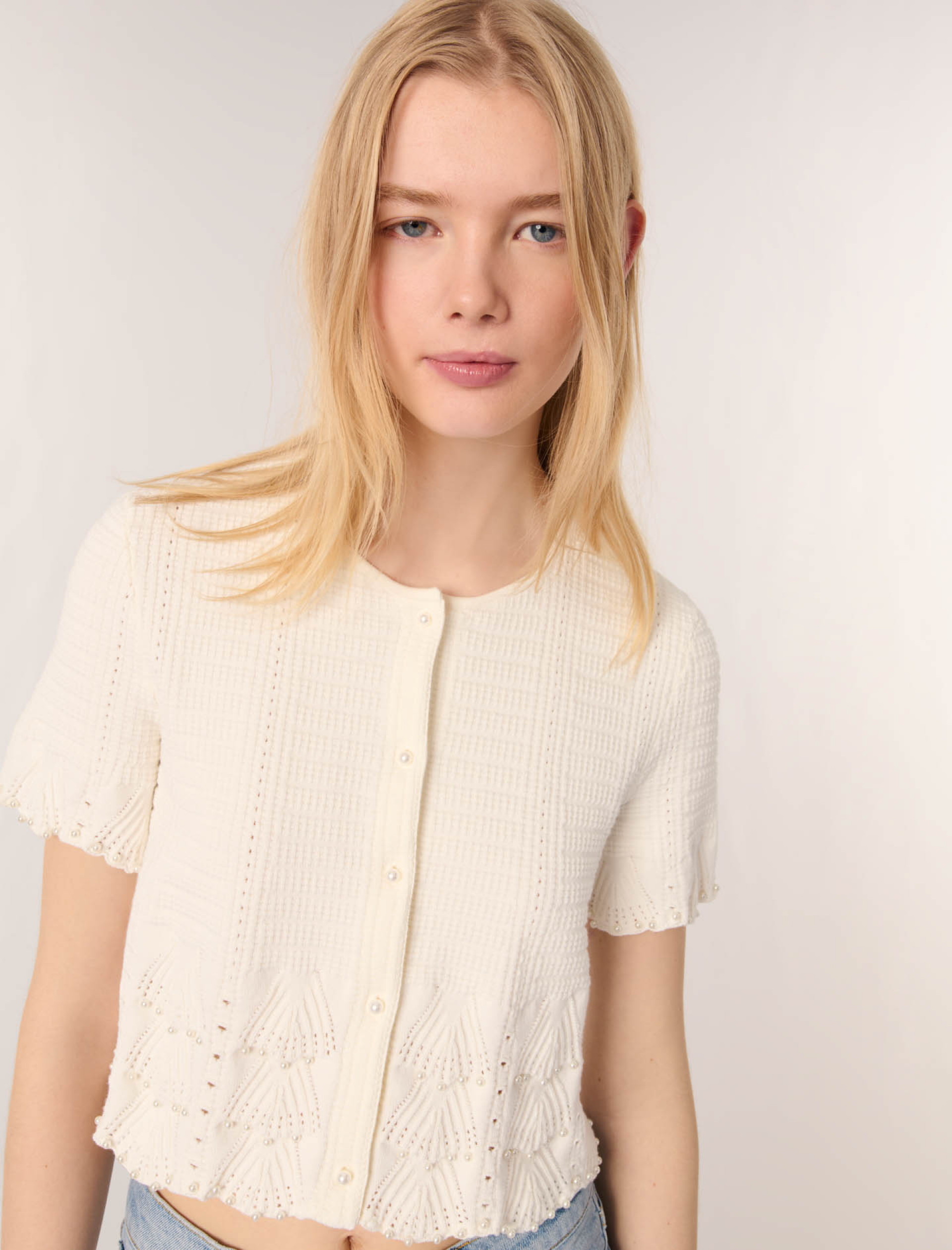 Жіночий укорочений кардиган з перлами Жіночий укорочений кардиган з перлами