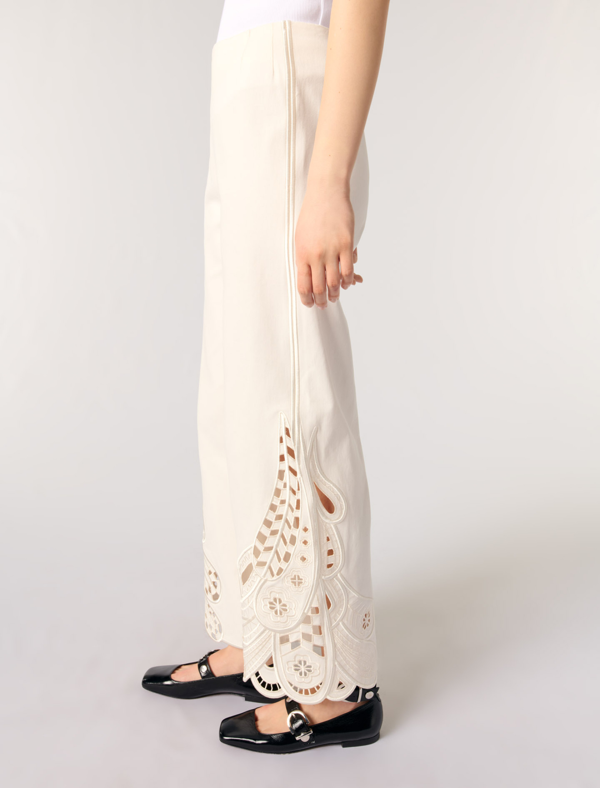 Жіночі брюки з вишивкою