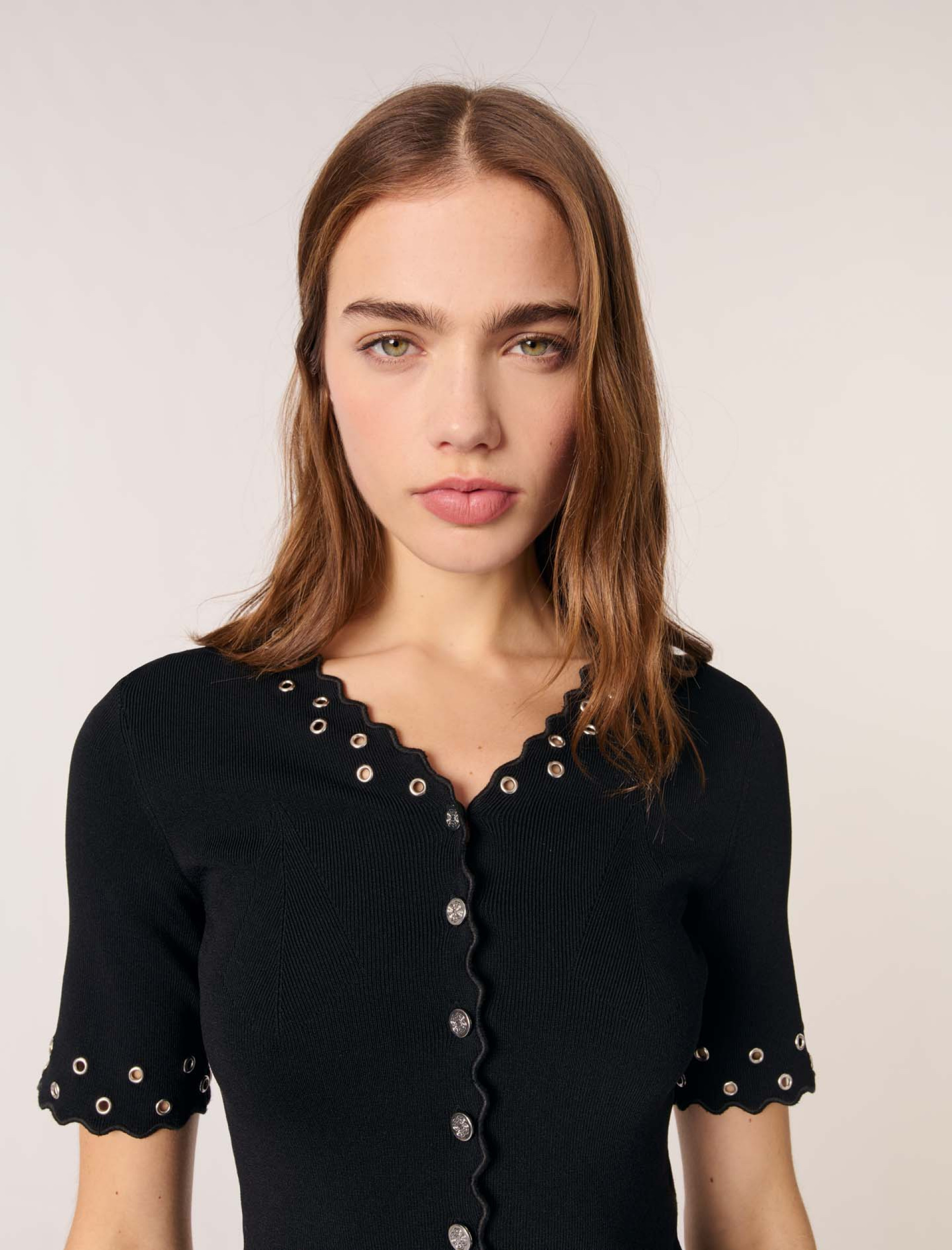 Женский короткий кардиган с люверсами Женский короткий кардиган с люверсами