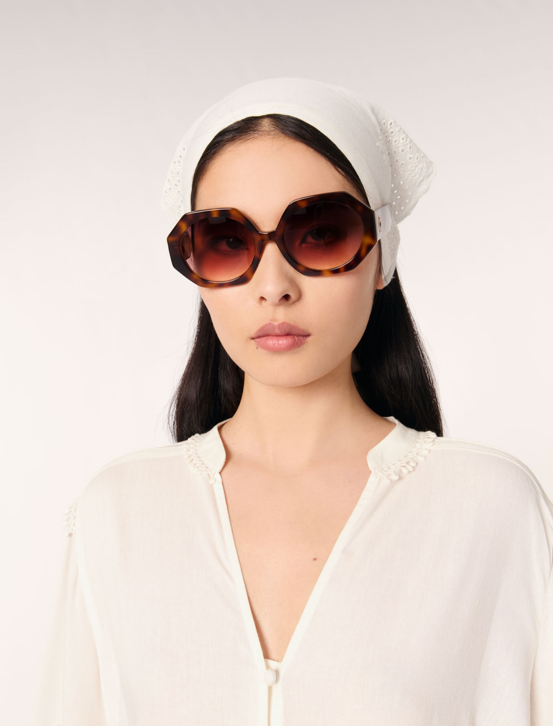 Жіноча сорочка з вишитим рукавом