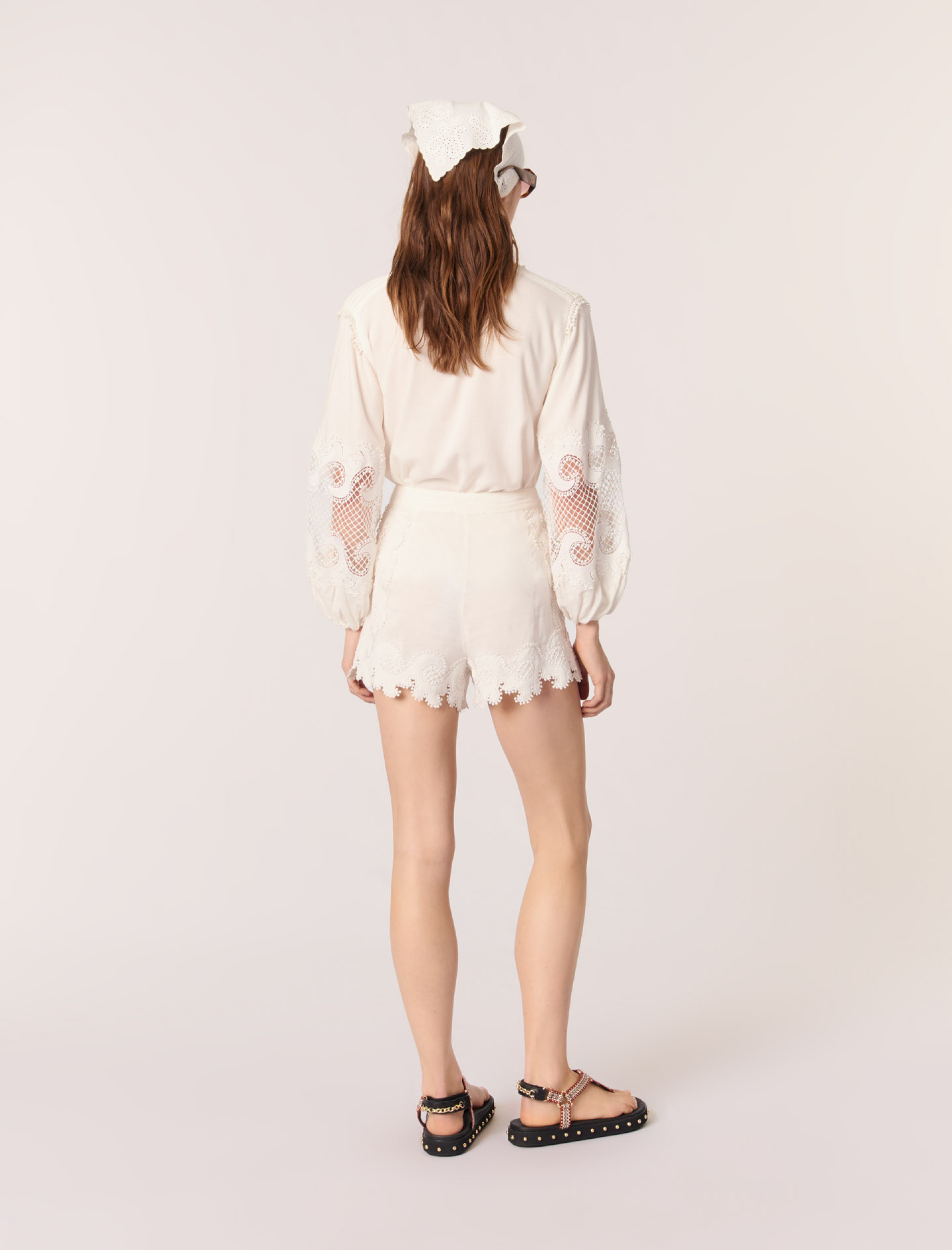 Жіночі шорти з вишивкою