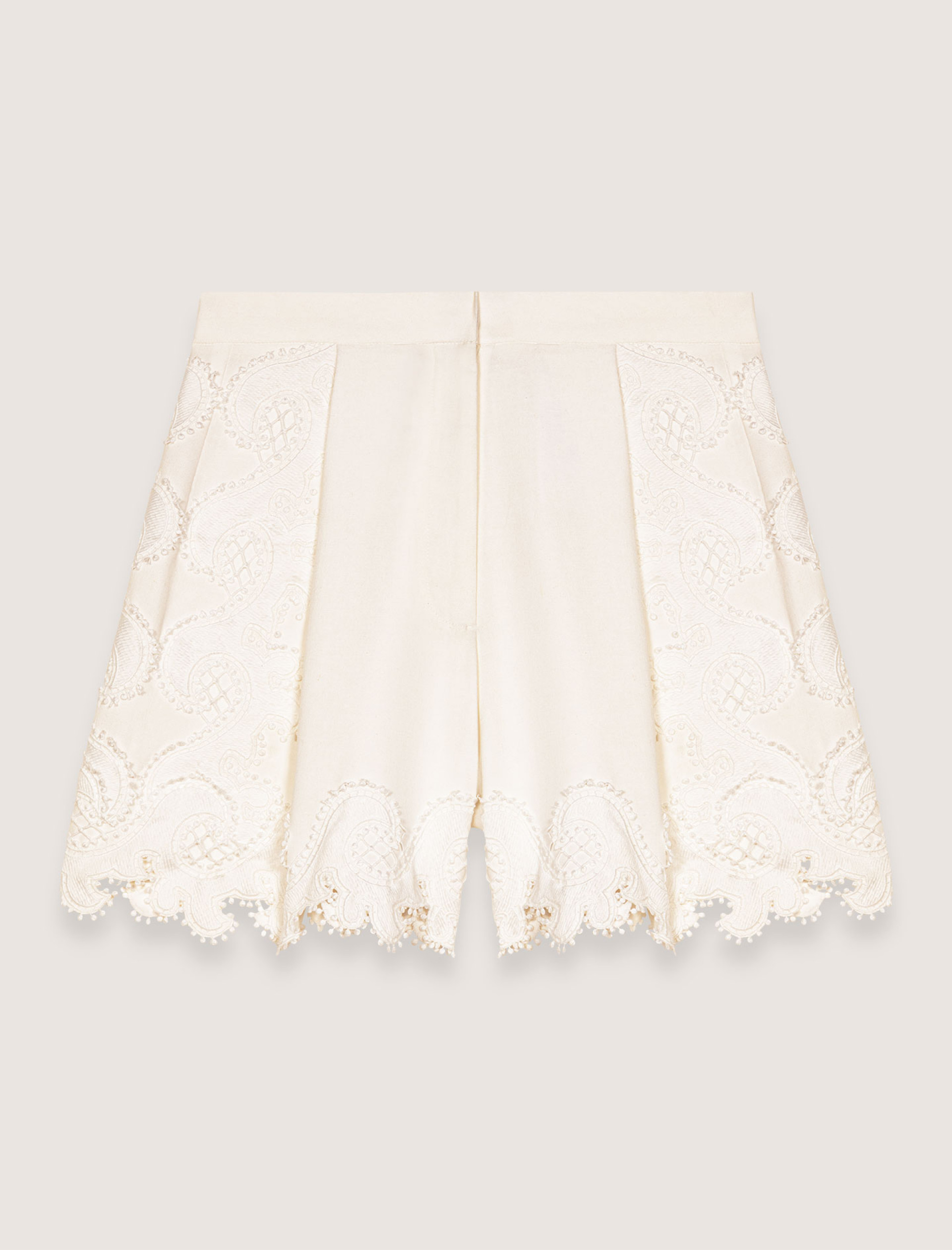 Жіночі шорти з вишивкою