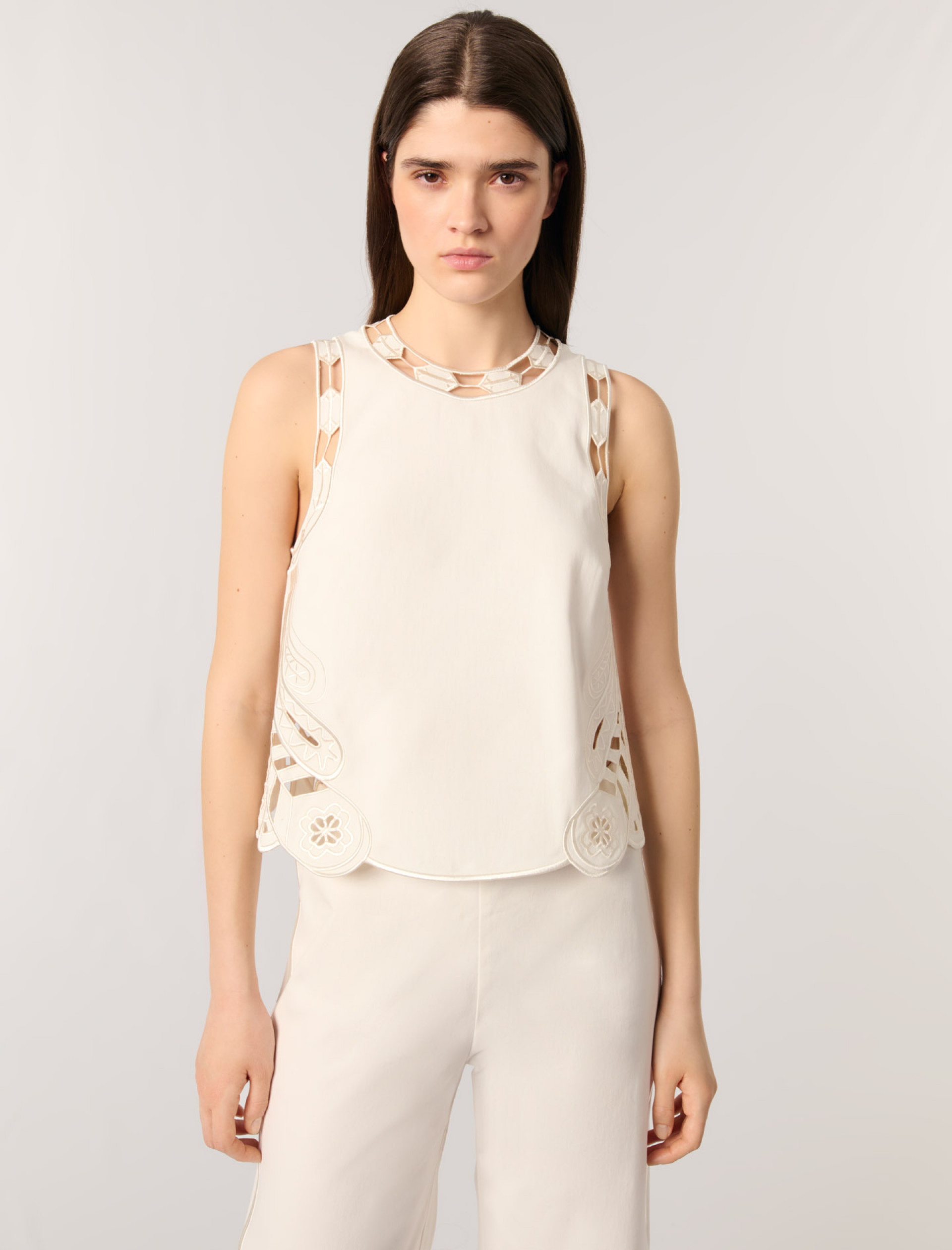 Жіночий топ з вишивкою