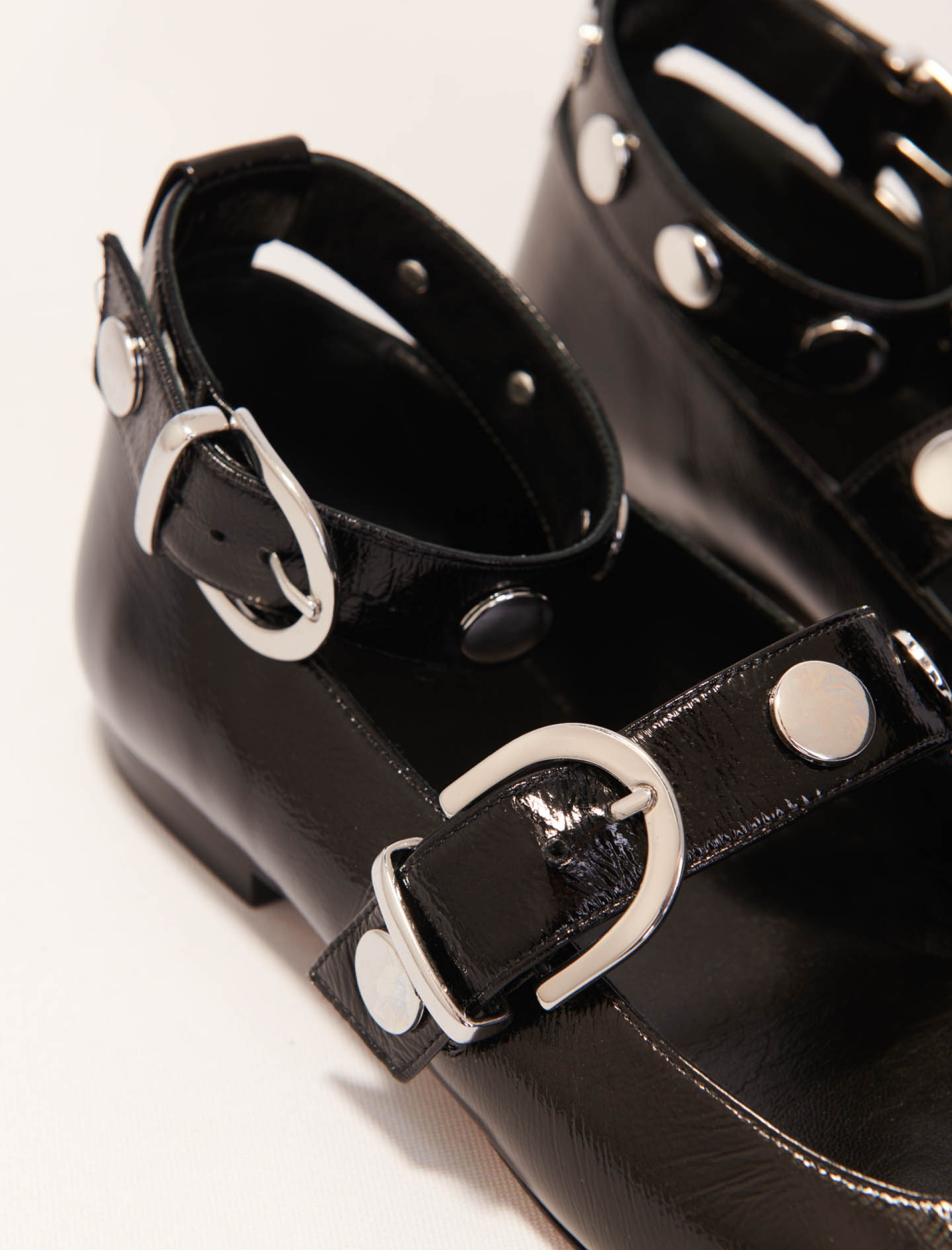 Женские туфли Мэри Джейн с заклепками Женские туфли Мэри Джейн с заклепками