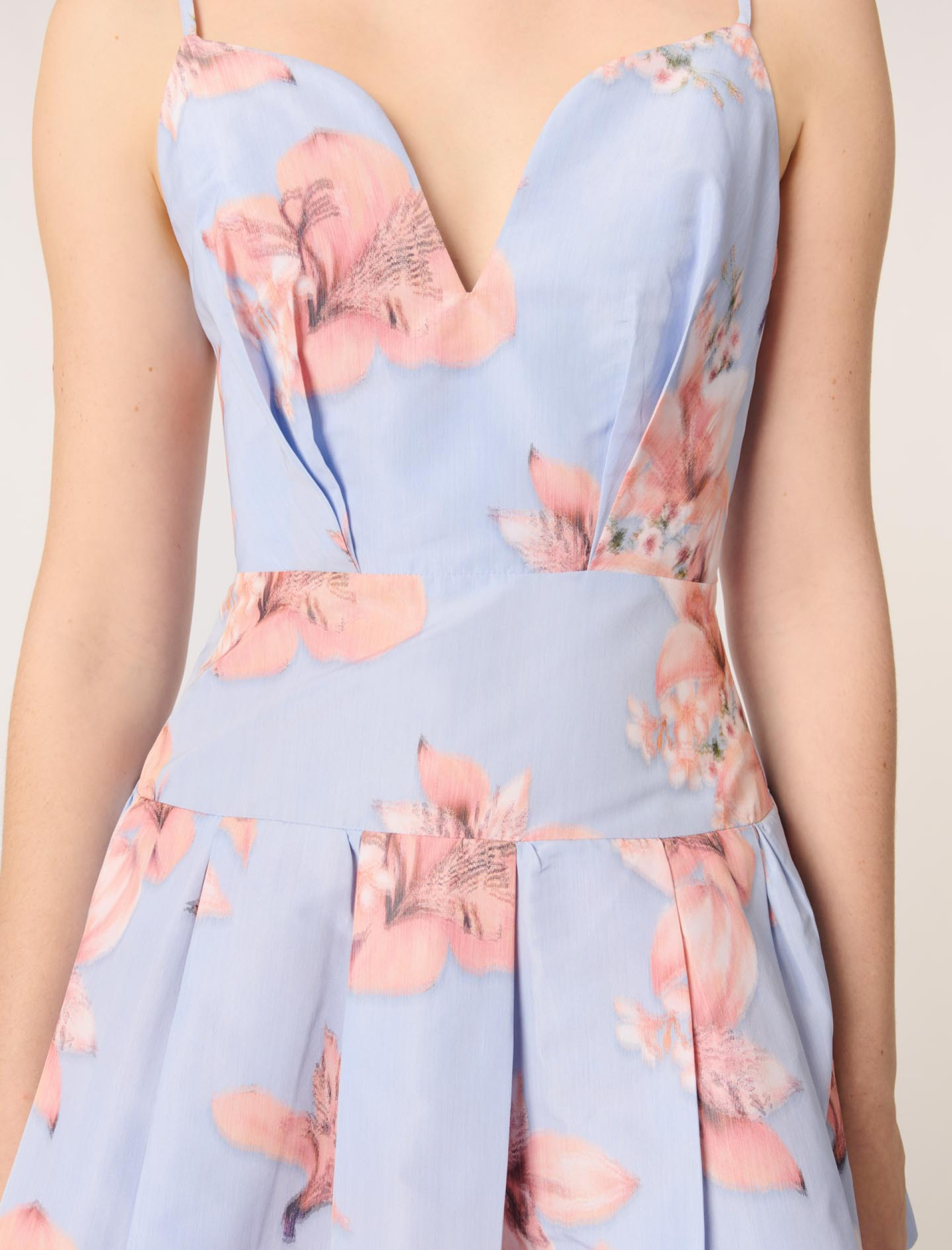 Женское платье из тафты с цветочным принтом Женское платье из тафты с цветочным принтом