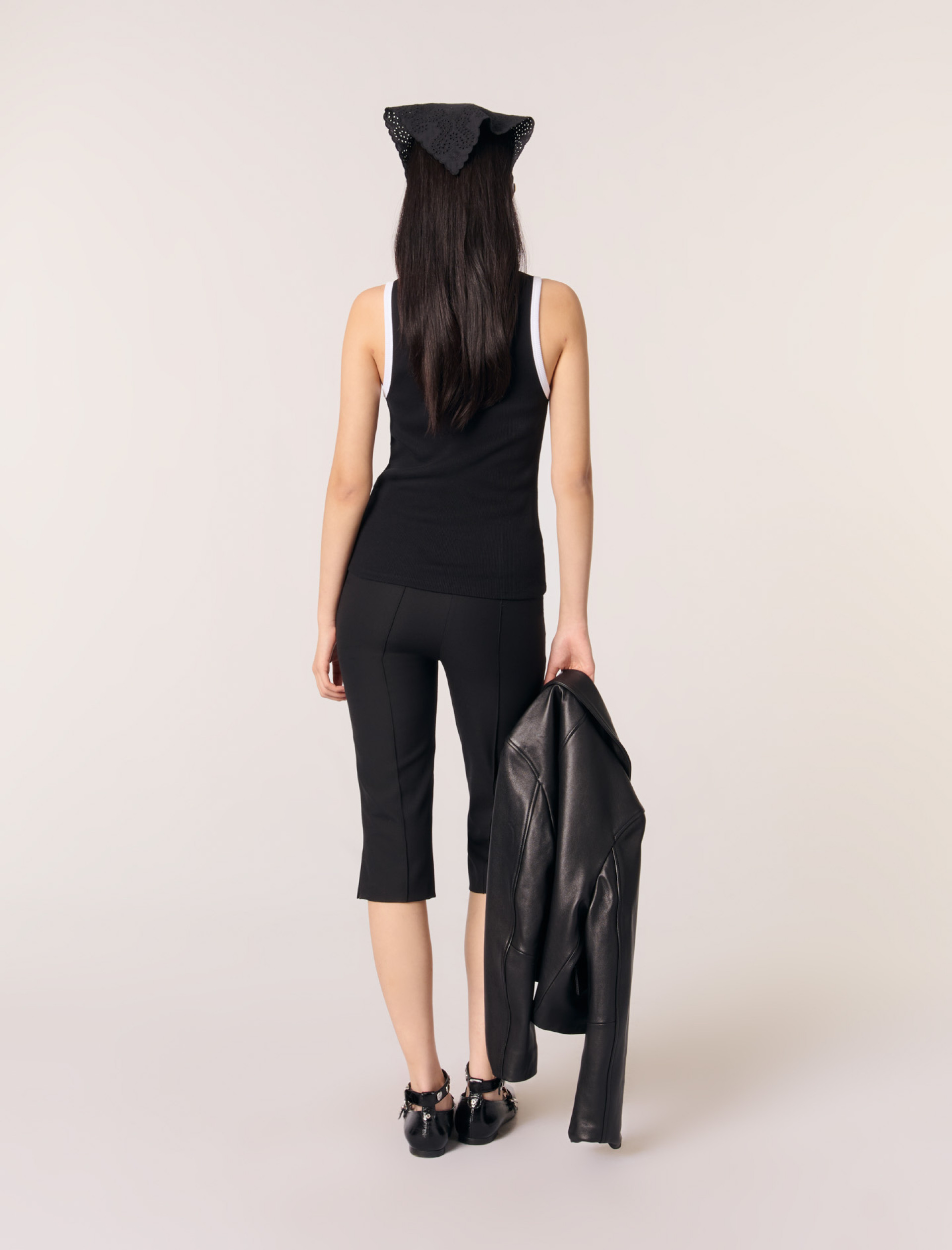 Женский топ с контрастными вставками Женский топ с контрастными вставками