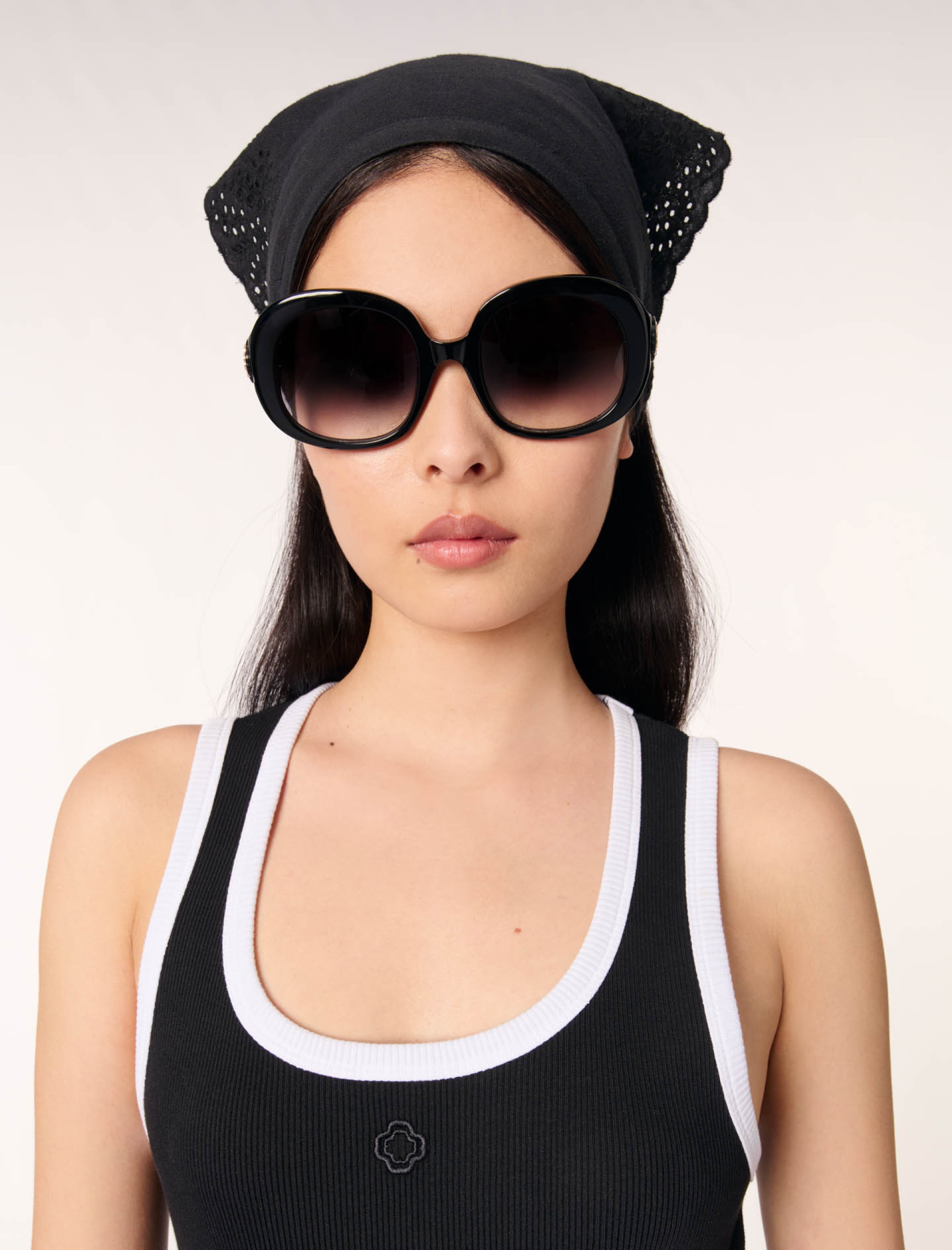 Женский топ с контрастными вставками Женский топ с контрастными вставками