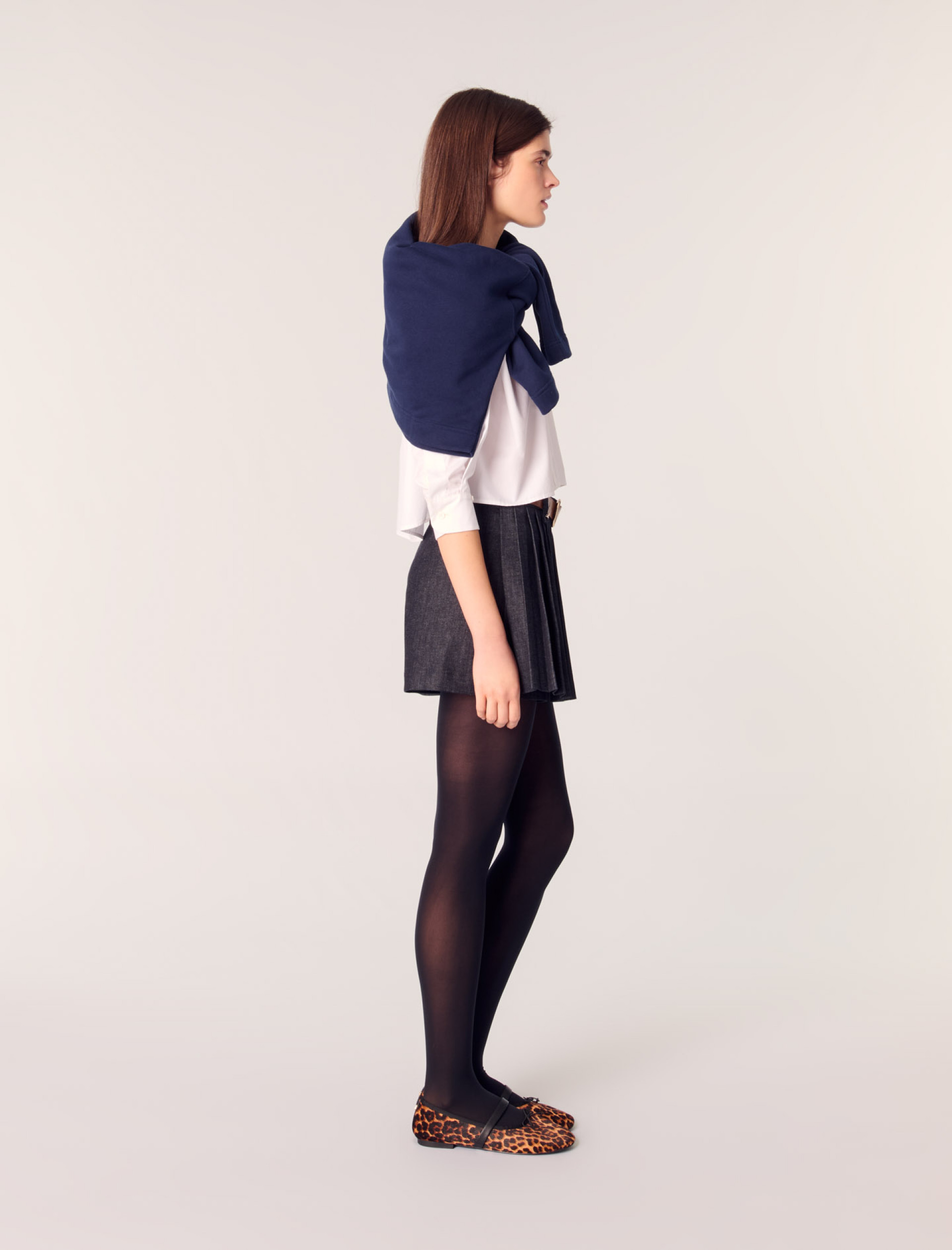 Жіночі джинсові шорти-спідниця зі складками