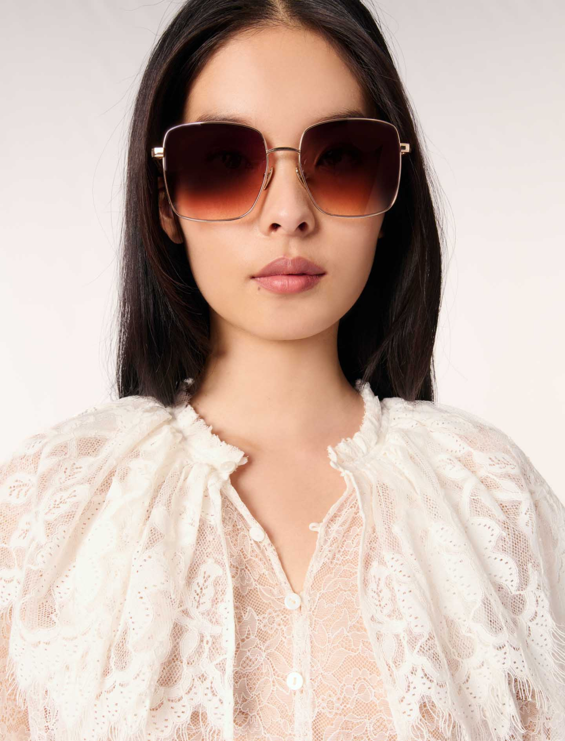 Жіноча блуза з мережива