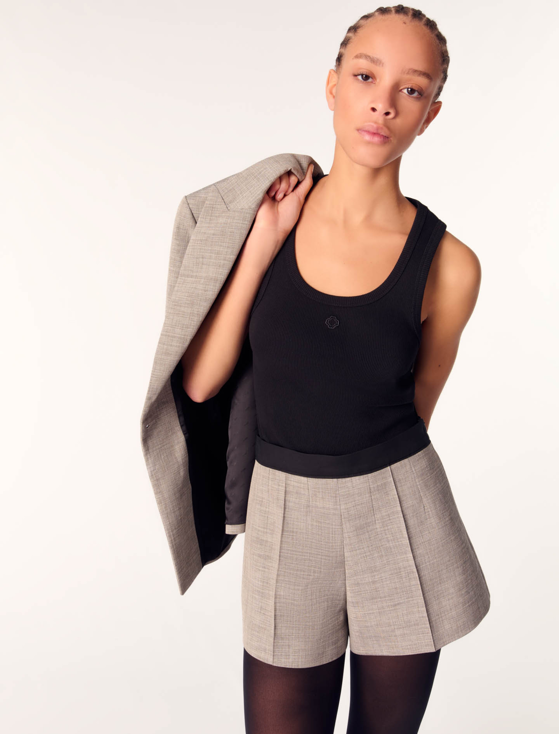 Жіночі шорти з контрастним поясом