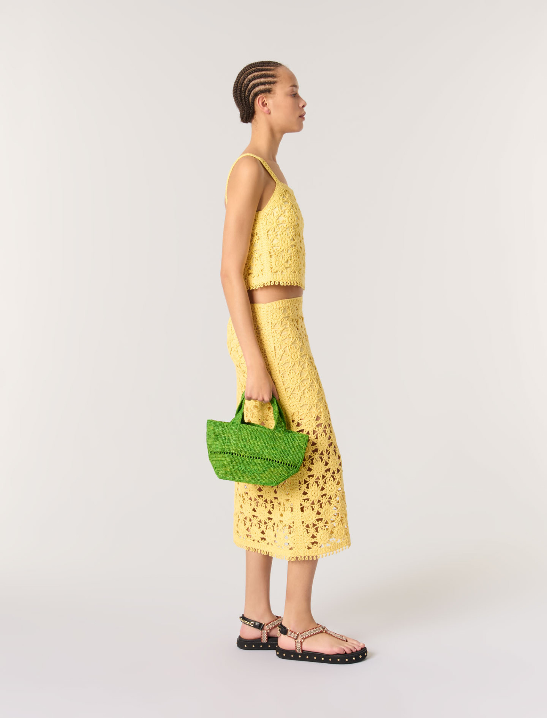 Жіноча довга спідниця в'язана гачком