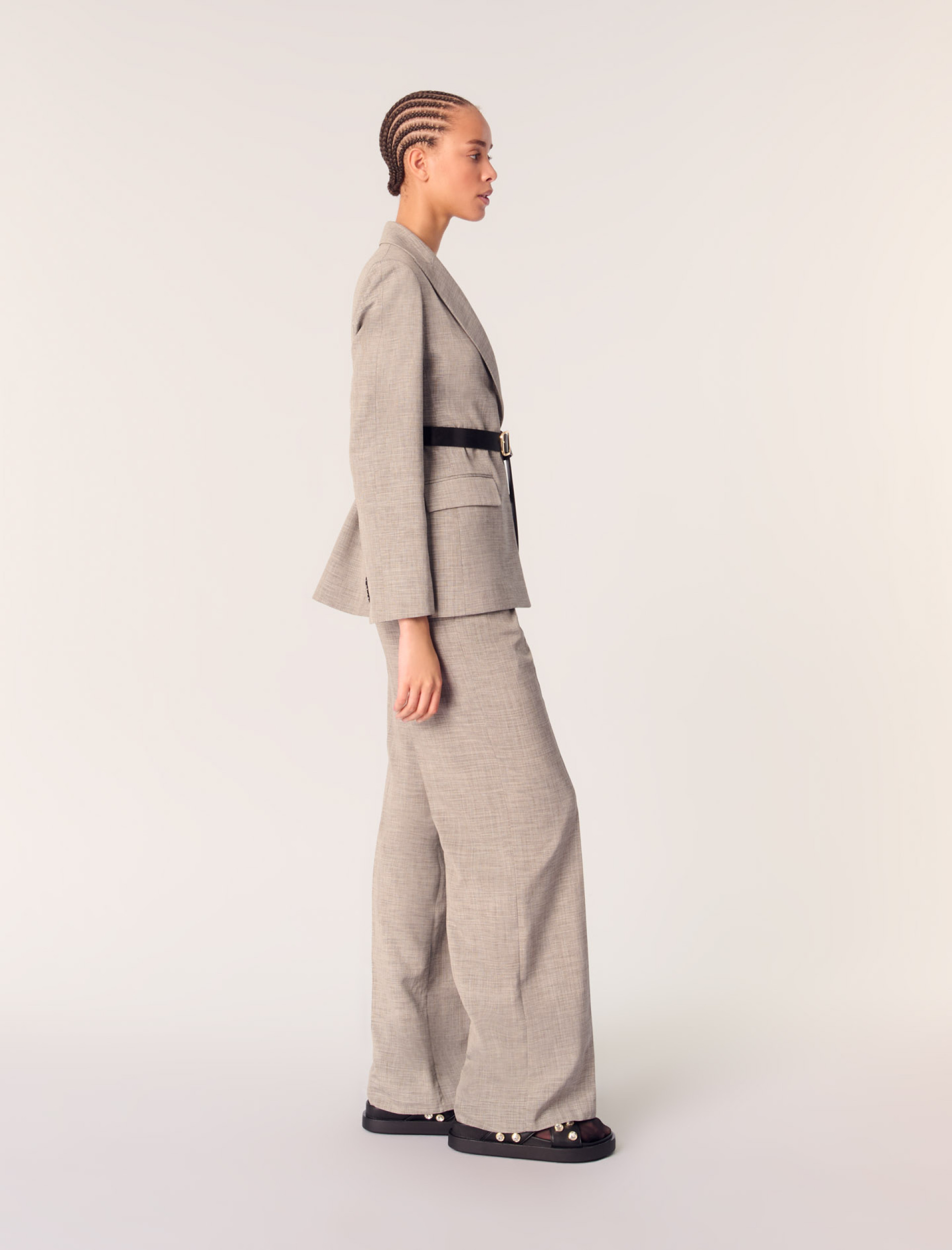 Женский жакет с поясом