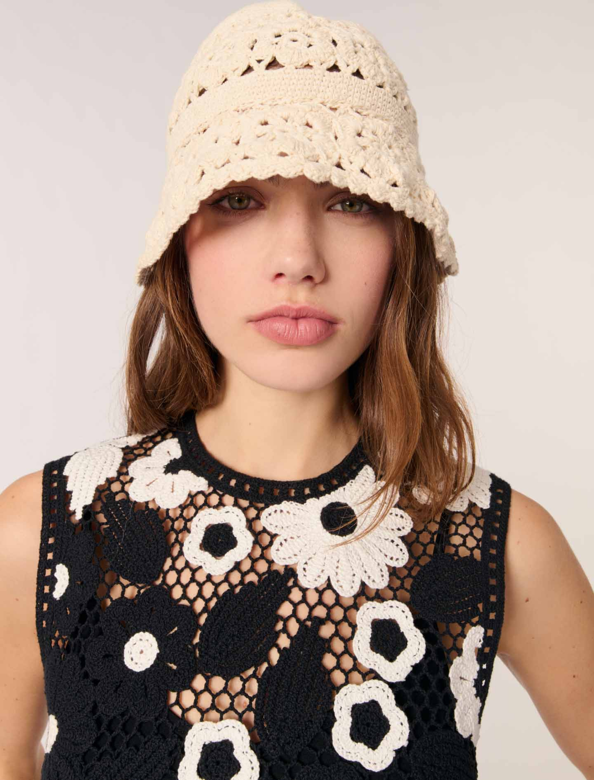 Жіночий топ з квітковим візерунком