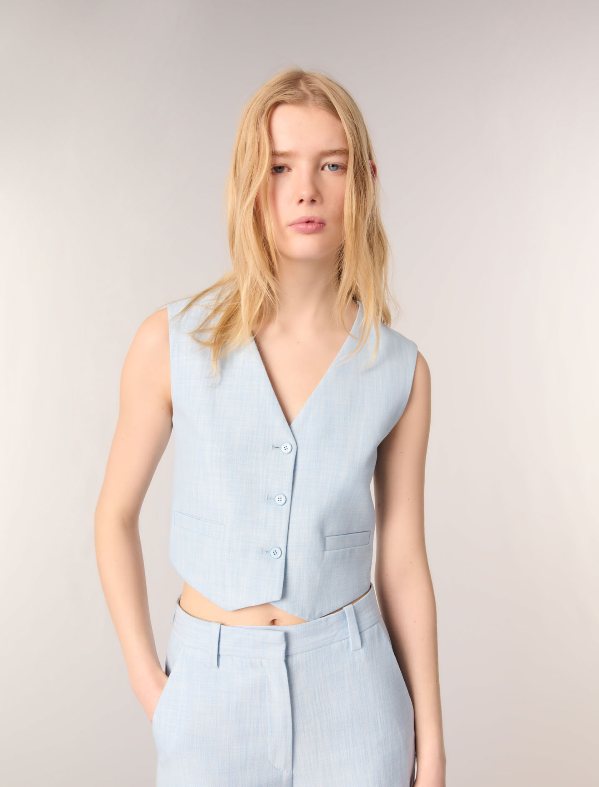 Женский костюмный жилет