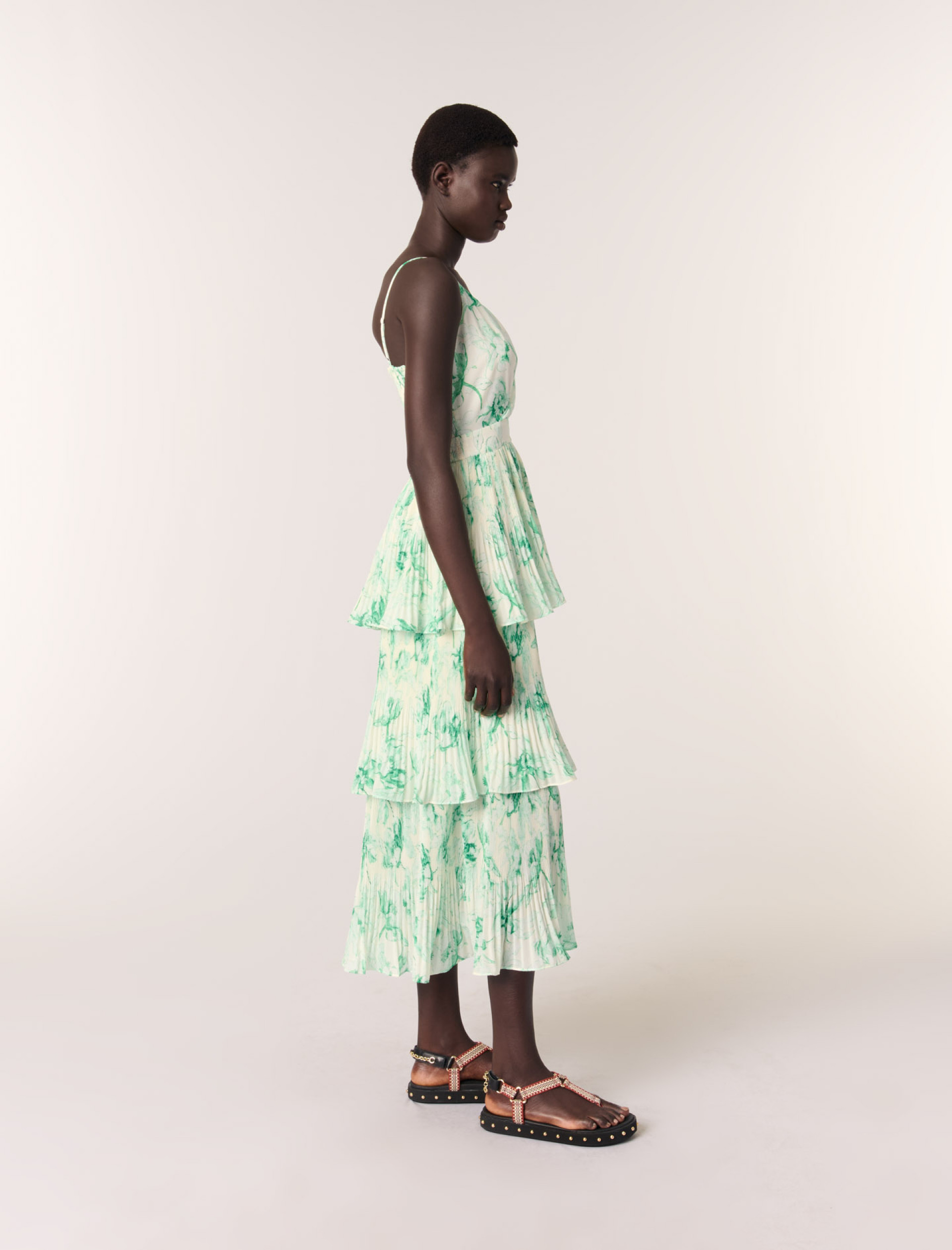 Жіноча сукня з принтом та оборками Жіноча сукня з принтом та оборками