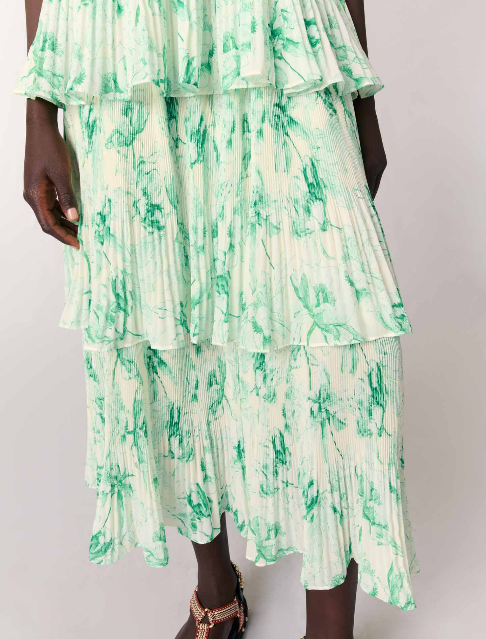 Жіноча сукня з принтом та оборками Жіноча сукня з принтом та оборками