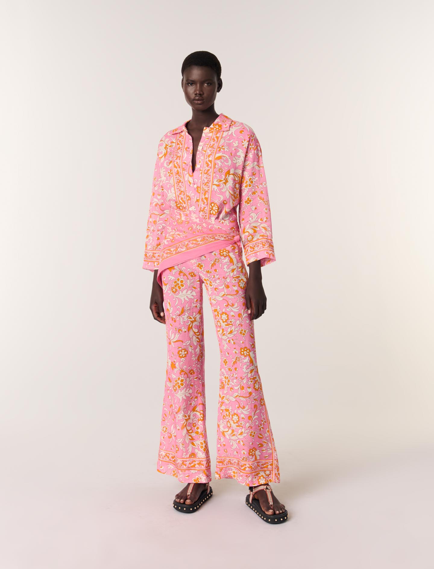 Жіноча льняна сорочка з квітковим принтом