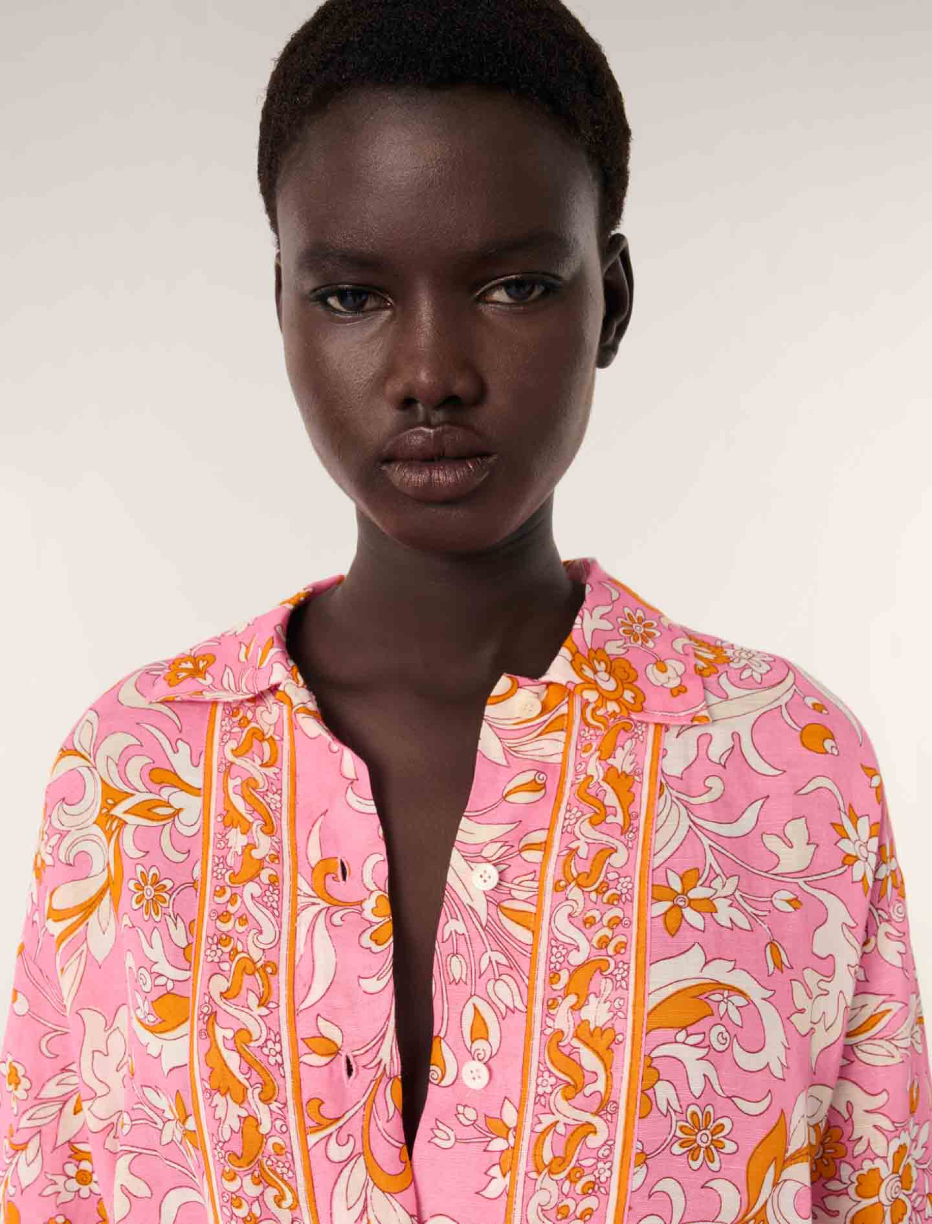 Жіноча льняна сорочка з квітковим принтом