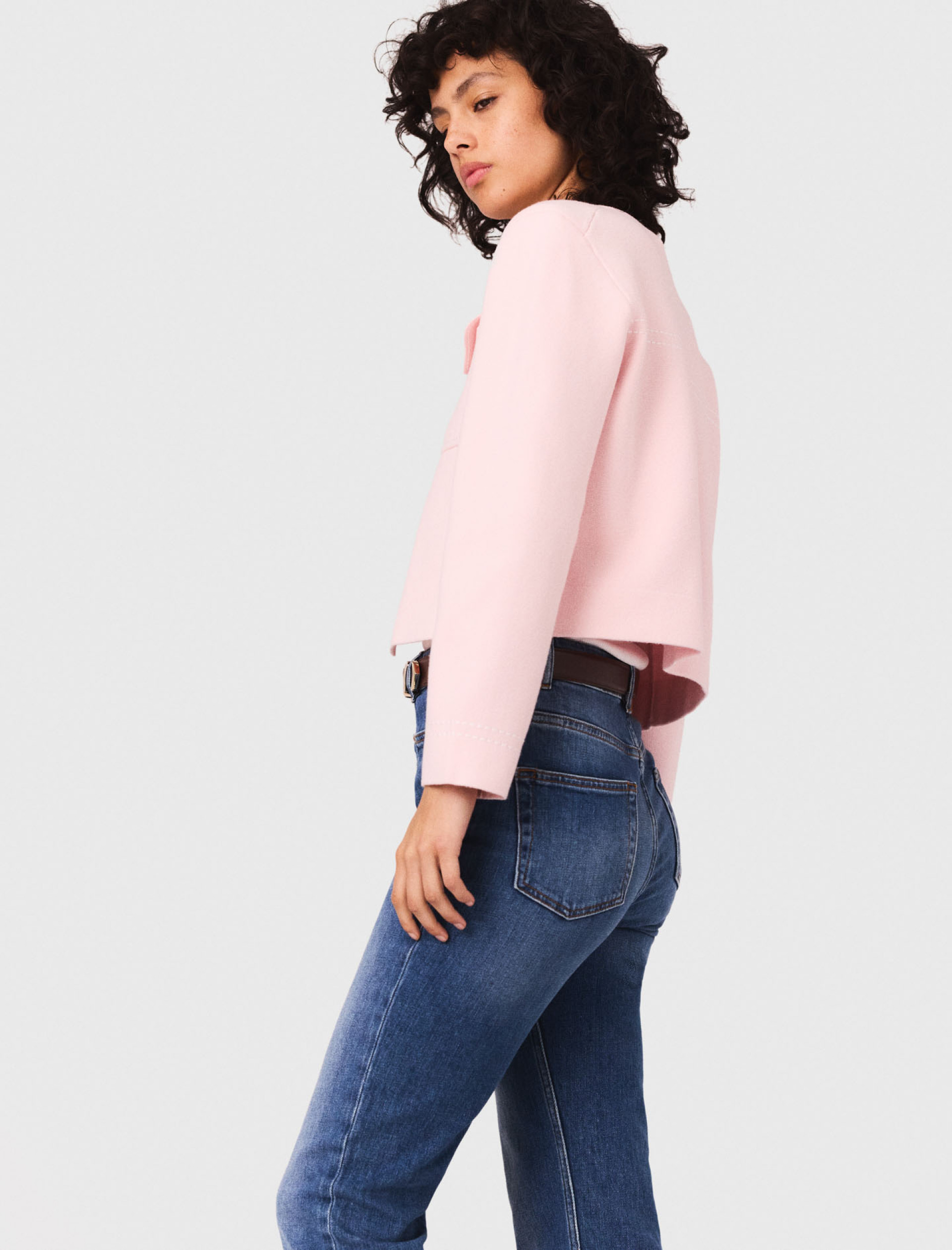 Жіночий рожевий кардиган з оздобленням Жіночий рожевий кардиган з оздобленням