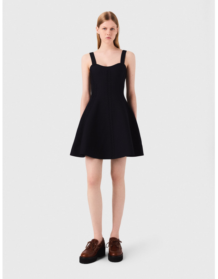 Жіноча коротка в'язана сукня