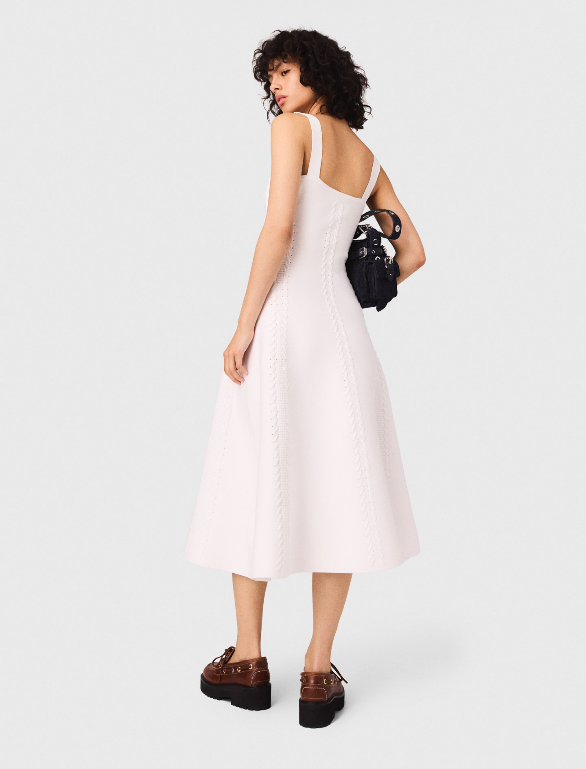 Жіноча довга в'язана сукня