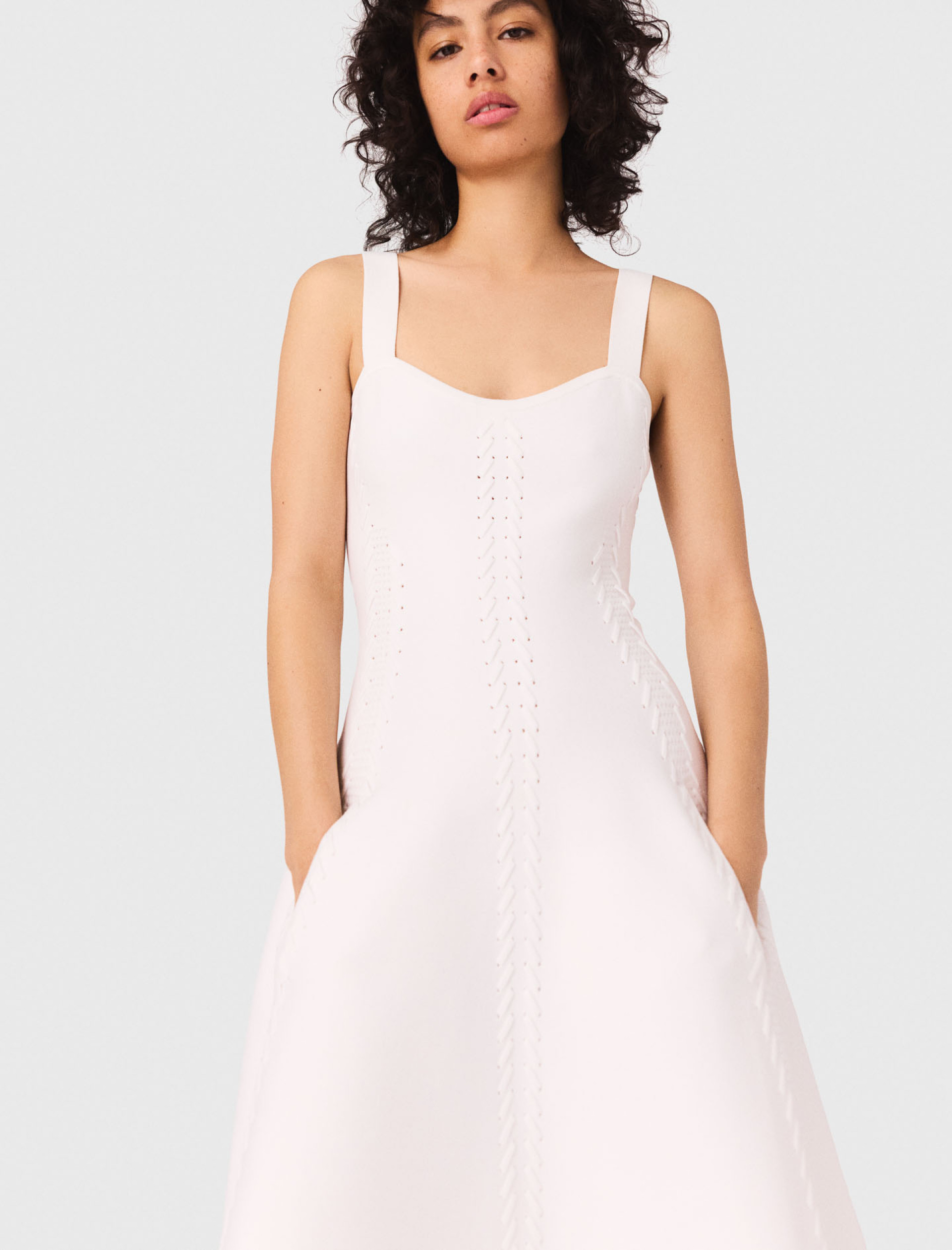 Жіноча довга в'язана сукня