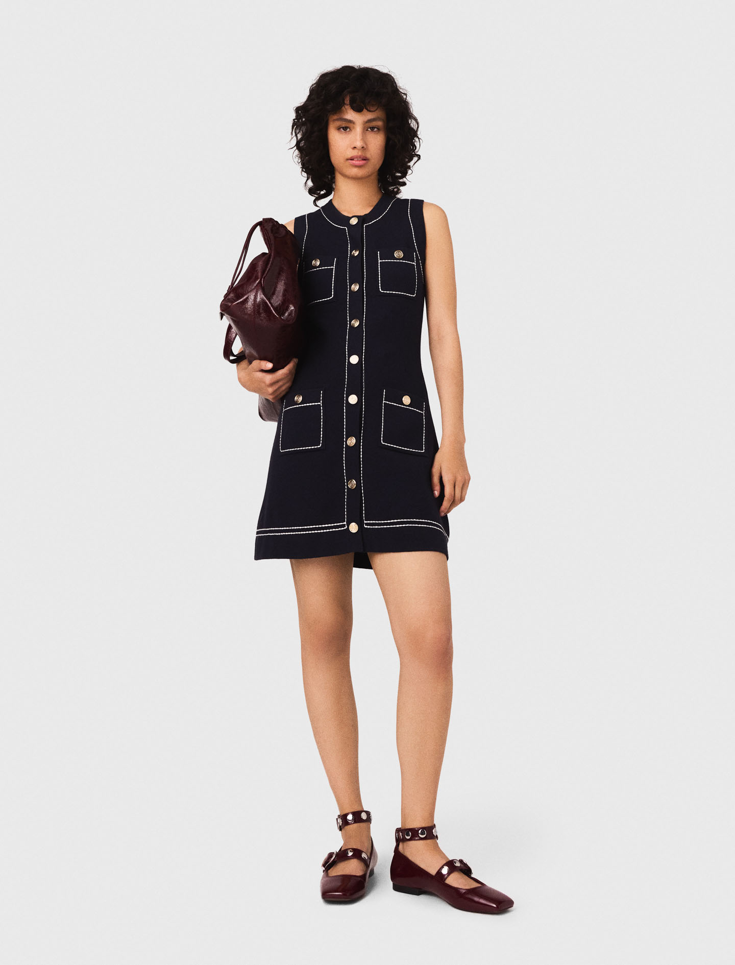 Жіноча трикотажна сукня з контрастною строчкою