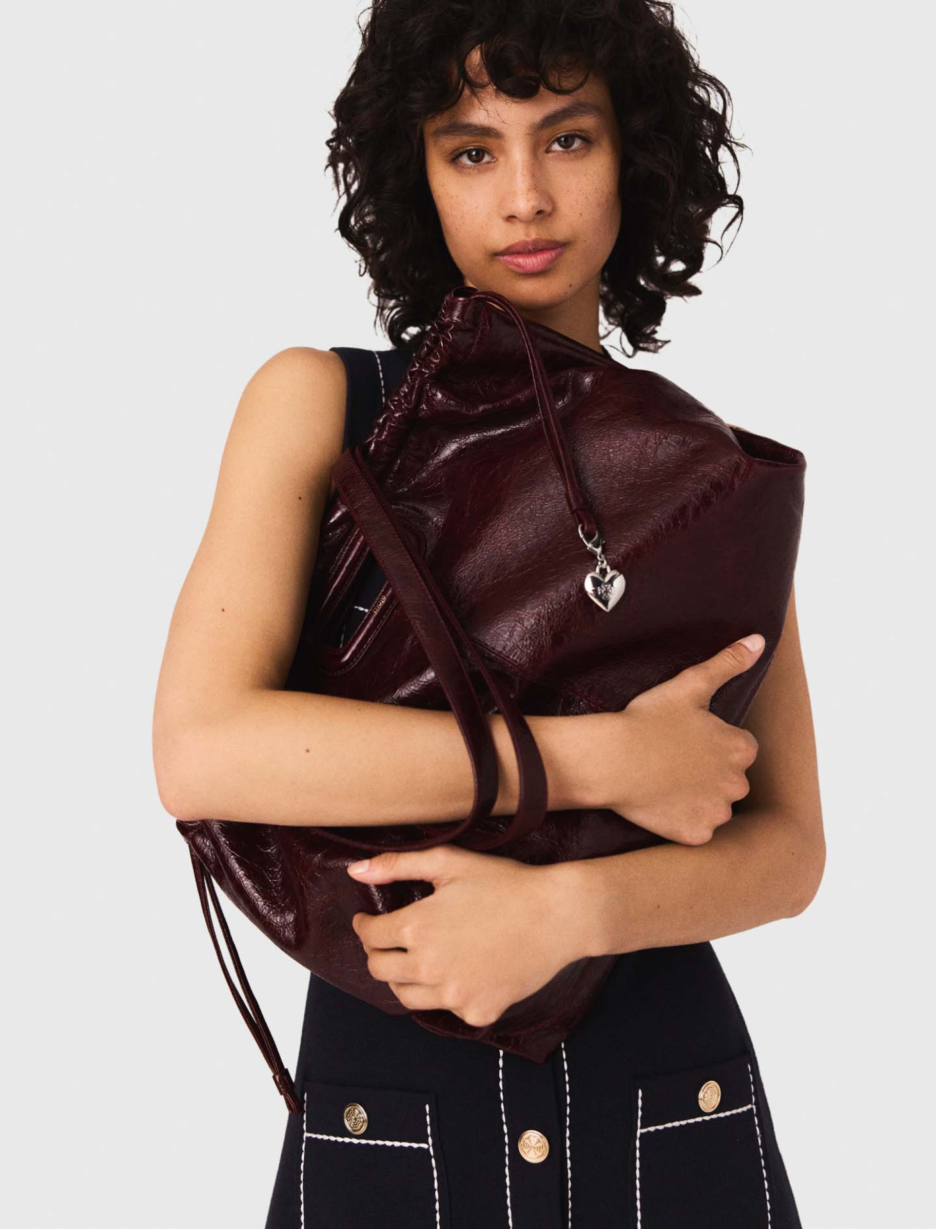 Женское трикотажное платье с контрастной строчкой Женское трикотажное платье с контрастной строчкой