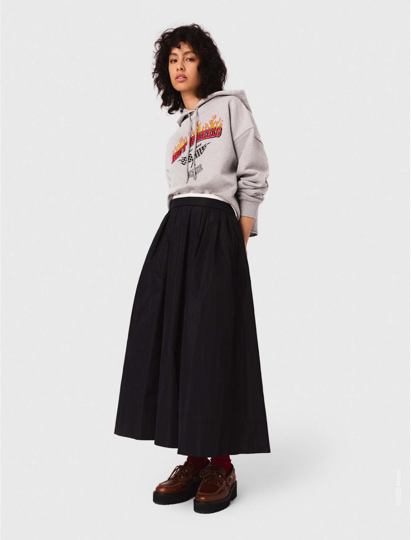 Жіночий укорочений худі з вишивкою