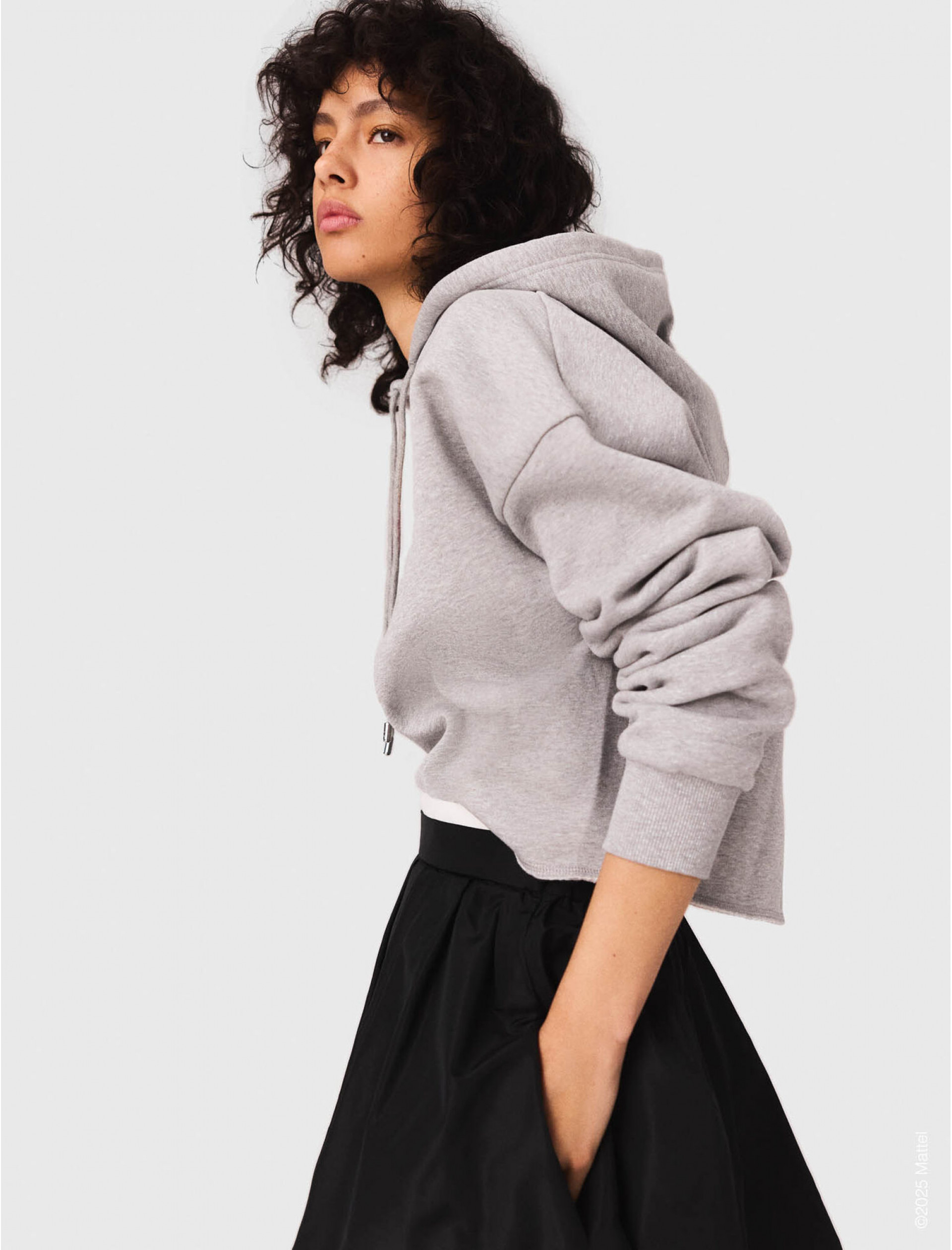 Жіночий укорочений худі з вишивкою