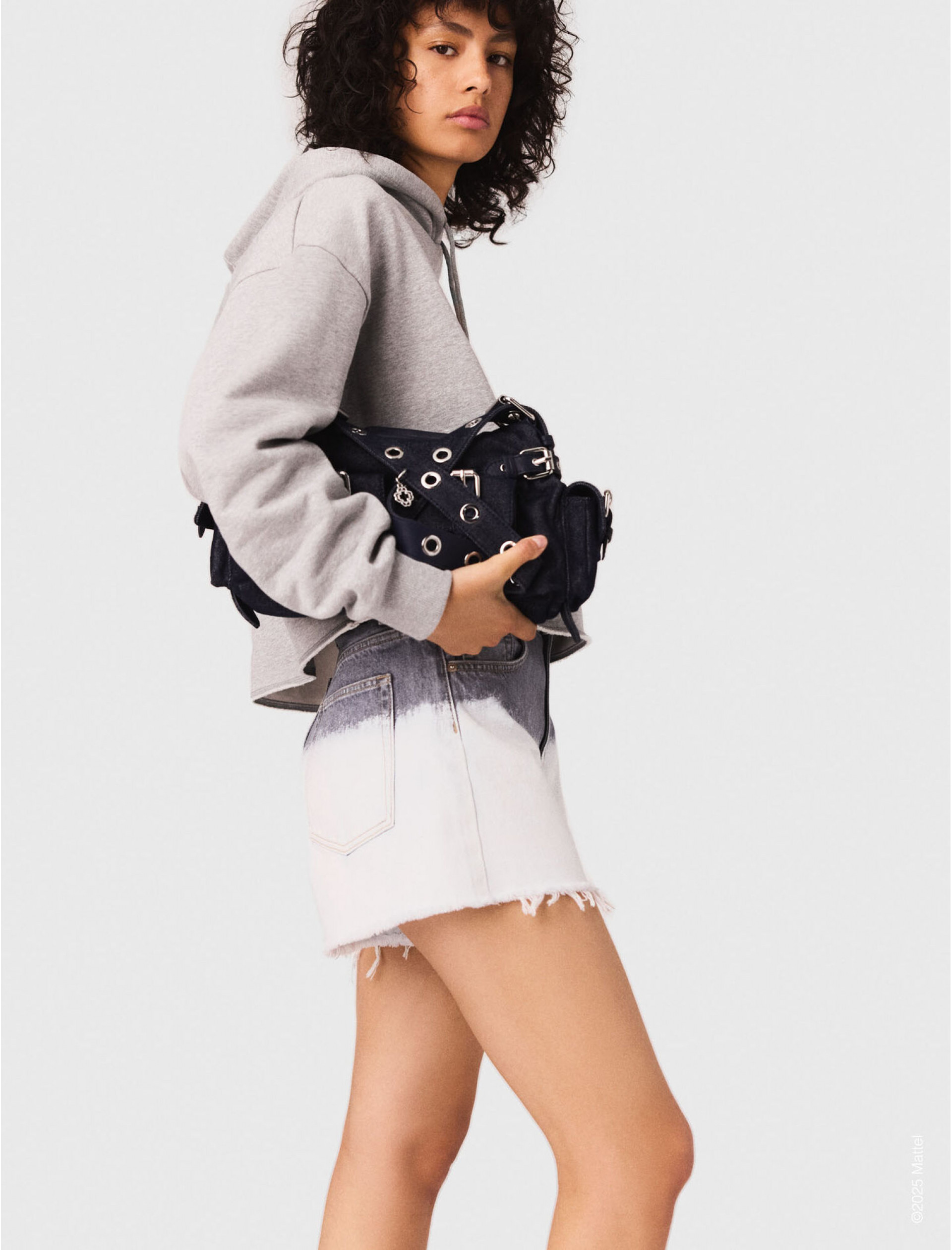 Жіночий укорочений худі з вишивкою