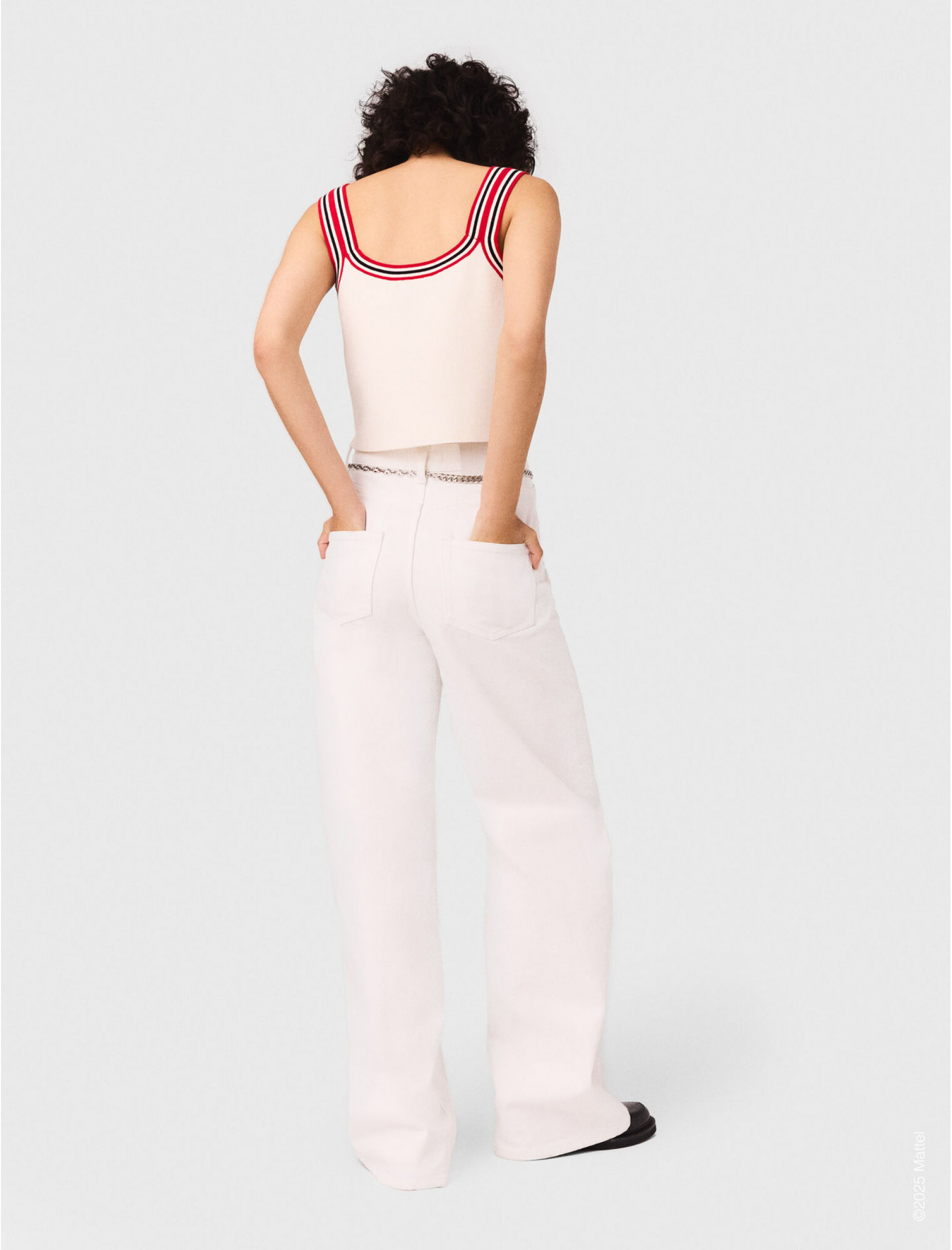 Жіночий в'язаний укорочений топ