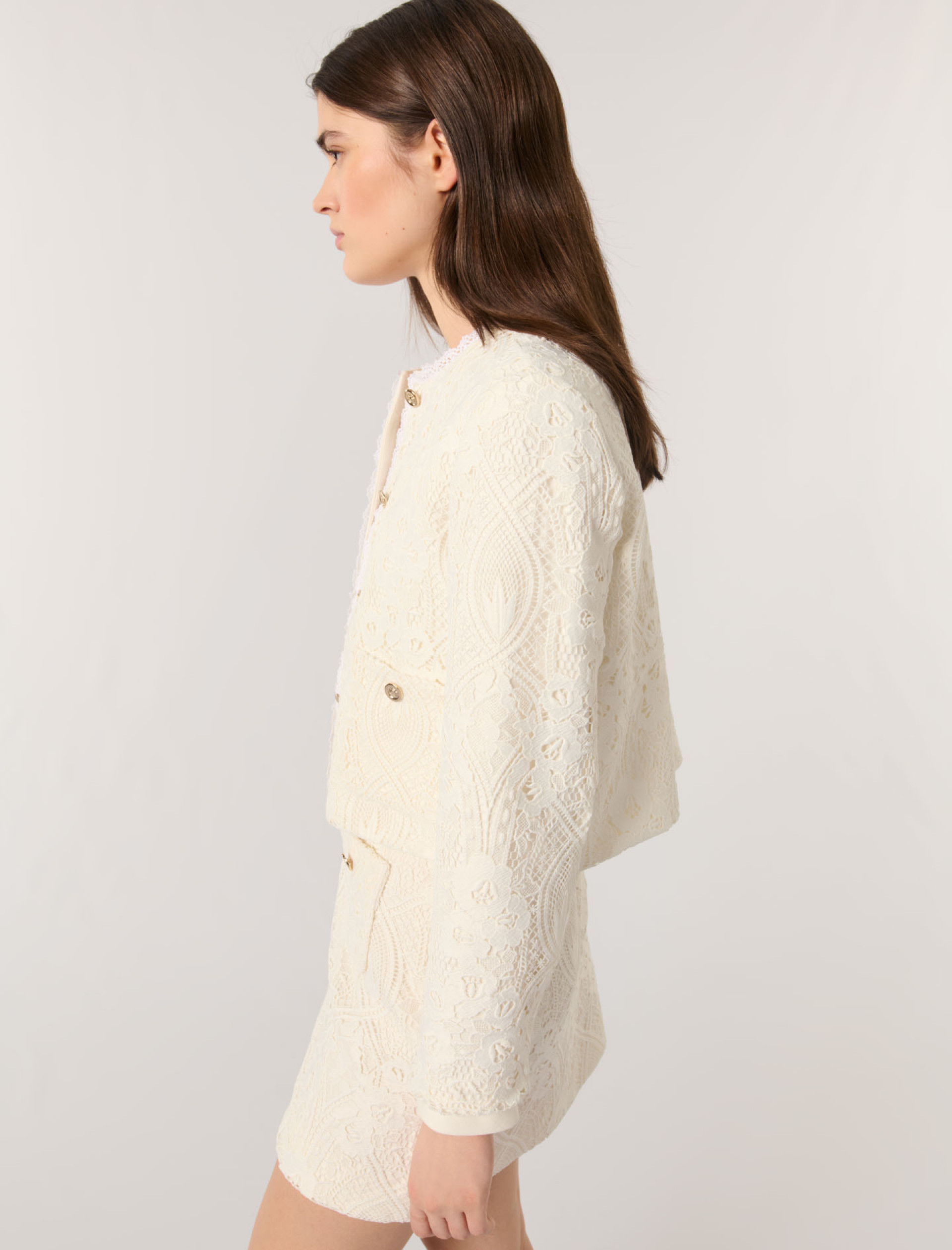 Жіночий короткий гіпюровий жакет Жіночий короткий гіпюровий жакет