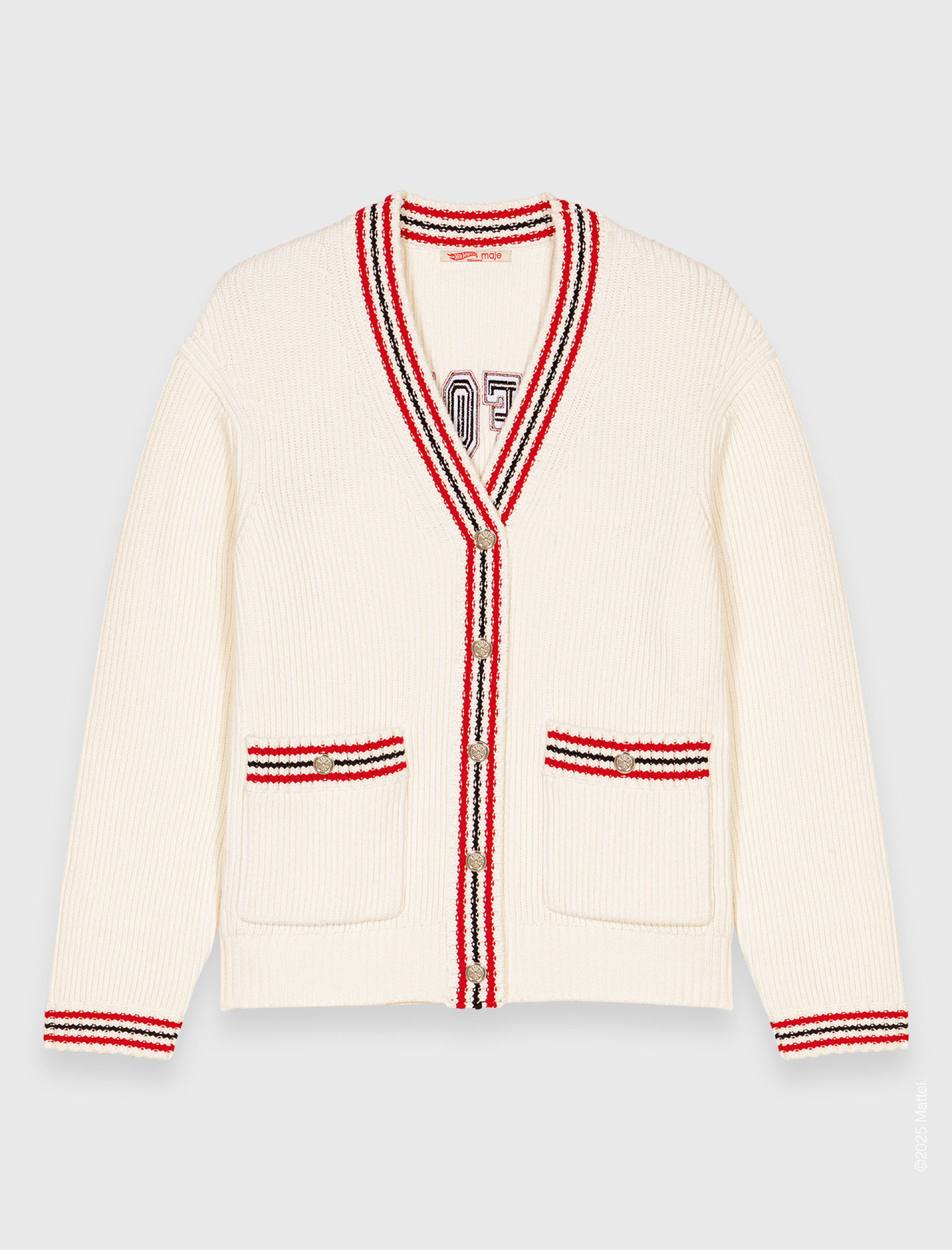 Жіночий в'язаний кардиган з вишивкою Жіночий в'язаний кардиган з вишивкою