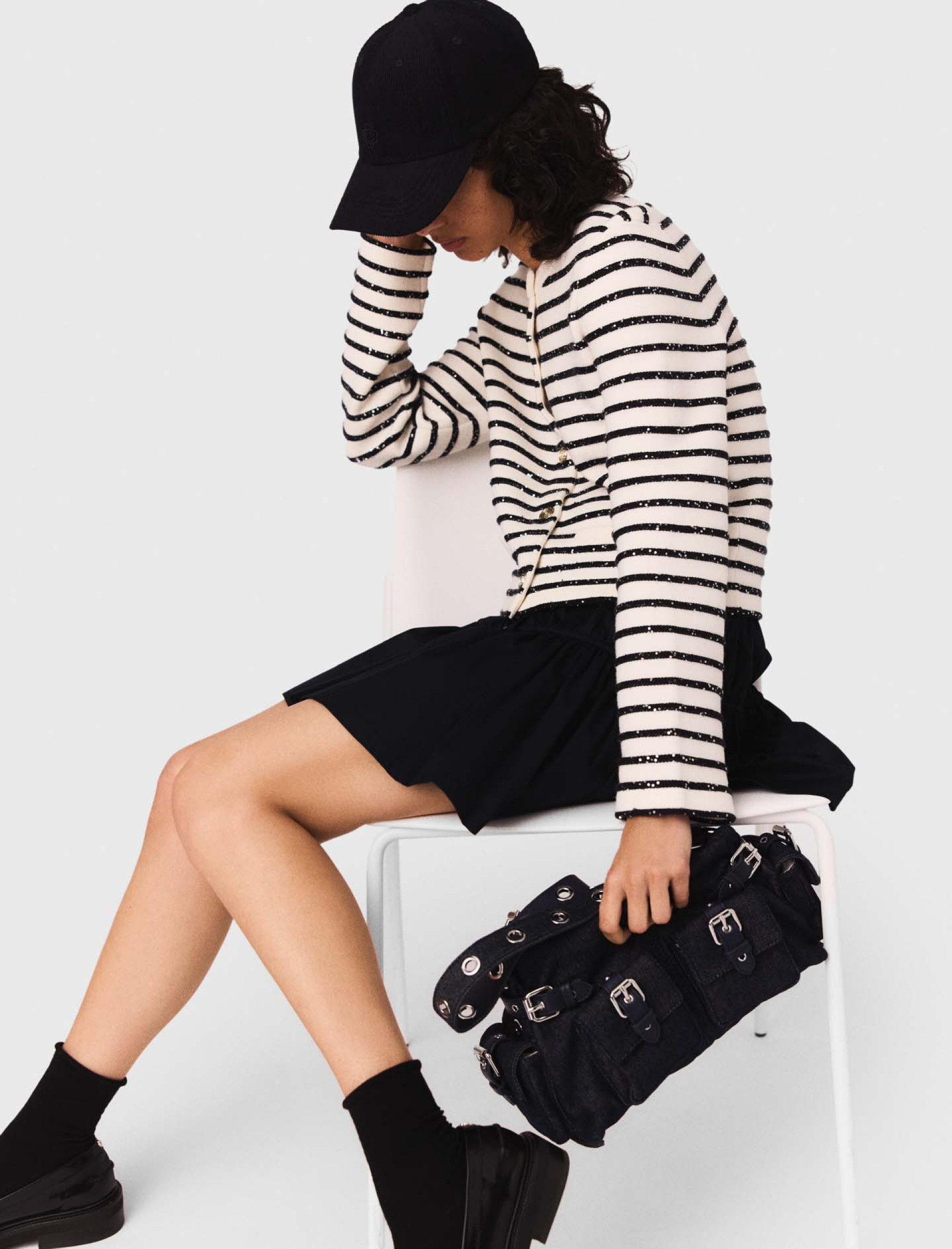 Жіночий вовняний кардиган на кнопках Жіночий вовняний кардиган на кнопках