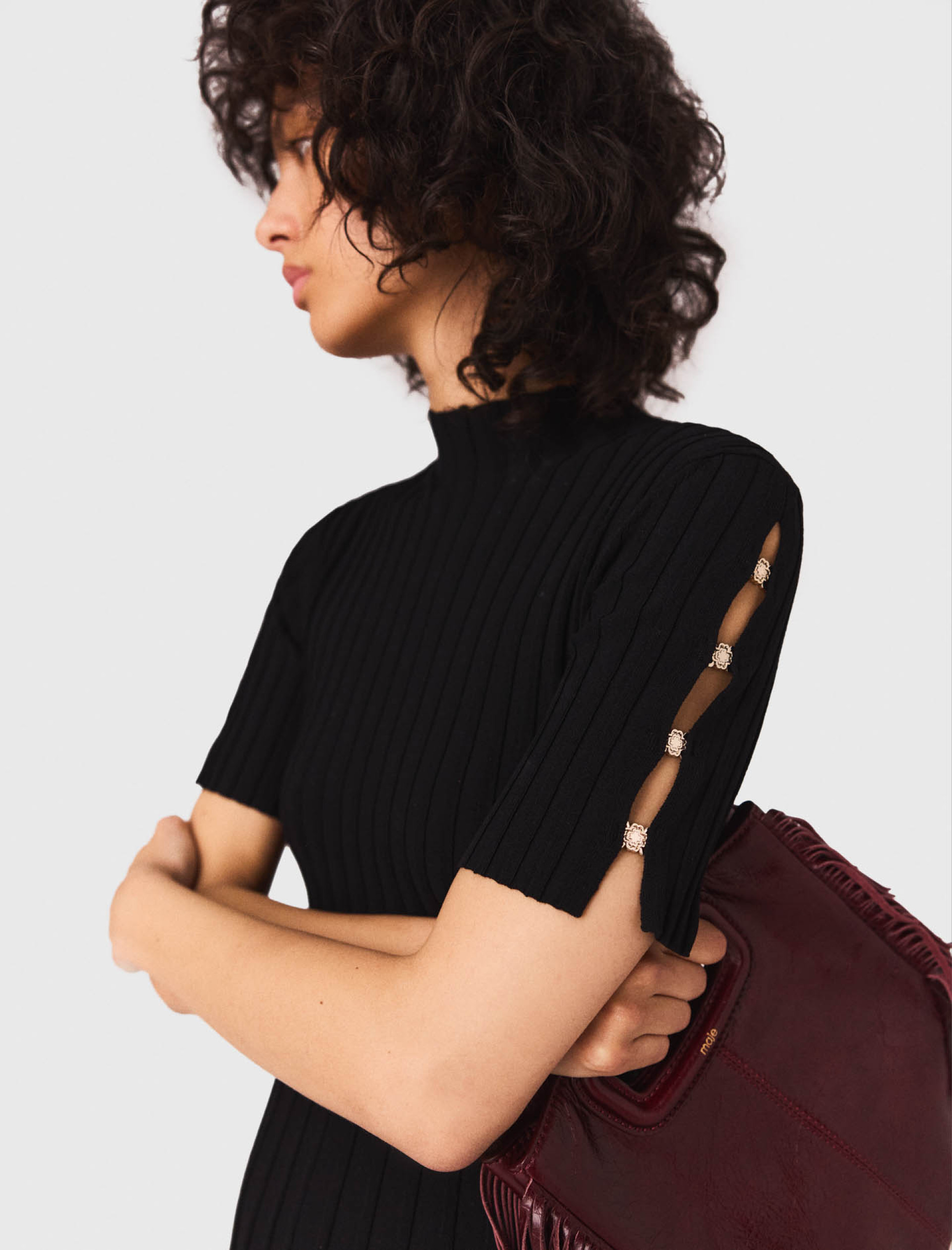 Женское черное платье в рубчик Женское черное платье в рубчик