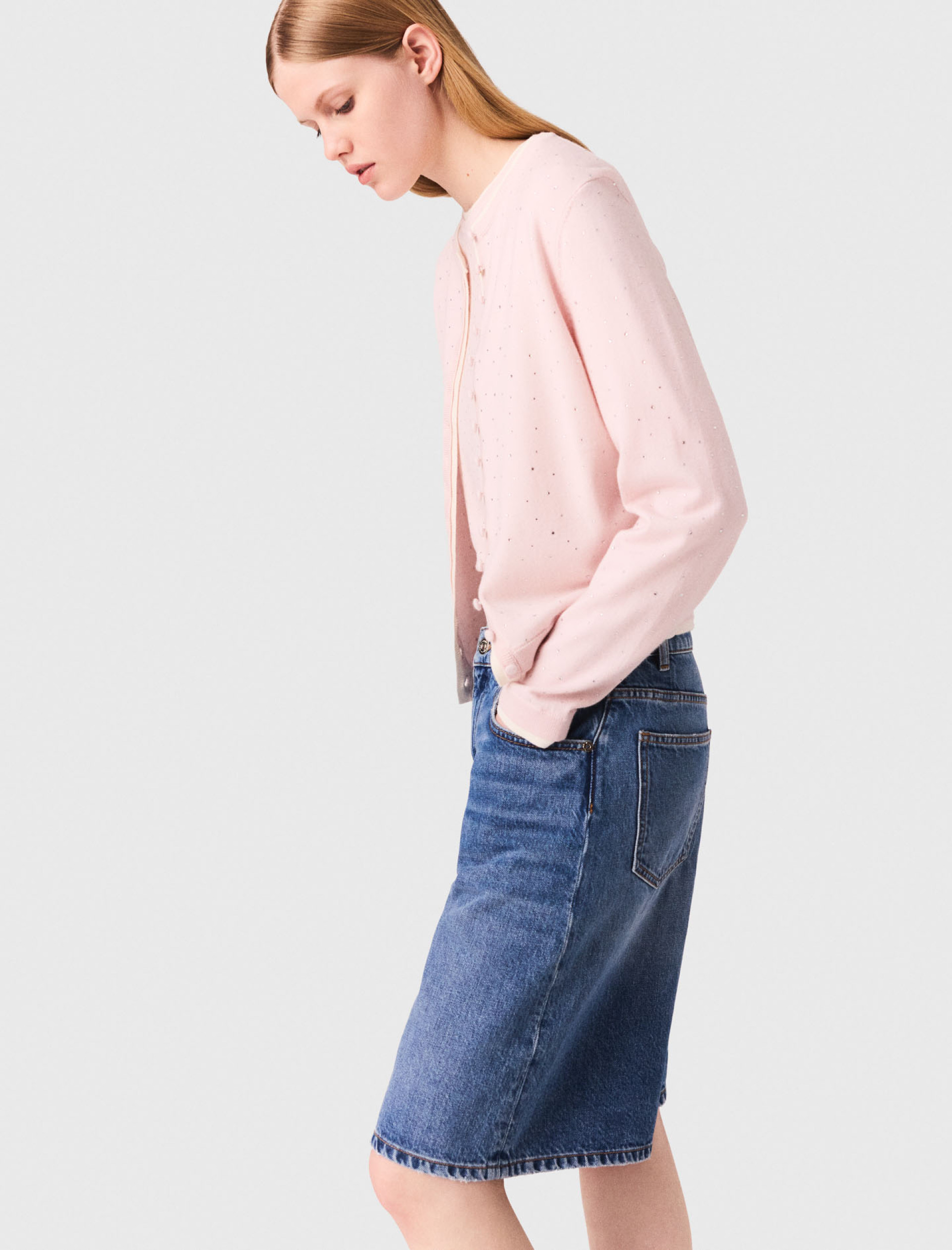 Женский розовый кардиган со стразами