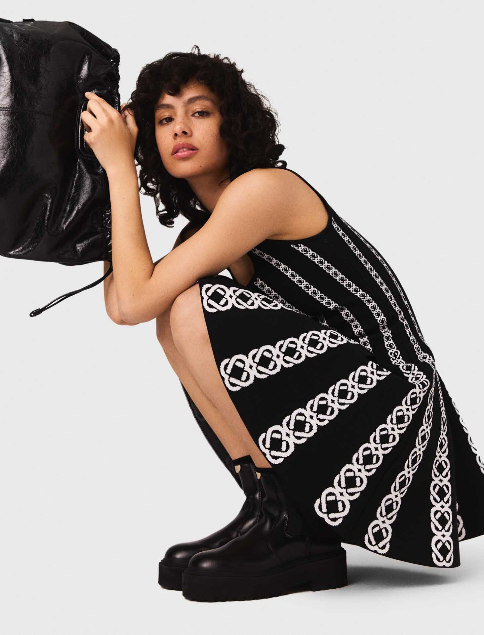 Женское вязаное платье с жаккардовым узором Женское вязаное платье с жаккардовым узором