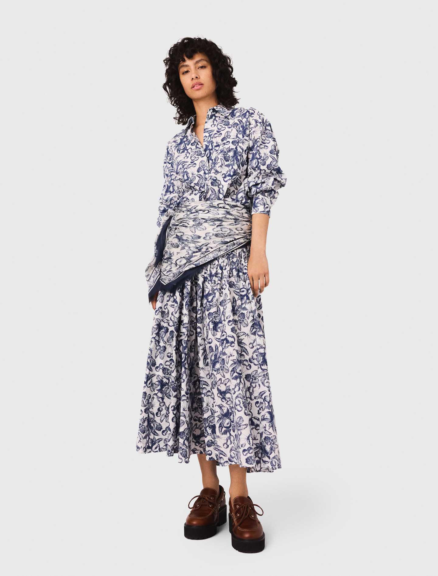 Жіноча сорочка з фруктовим принтом