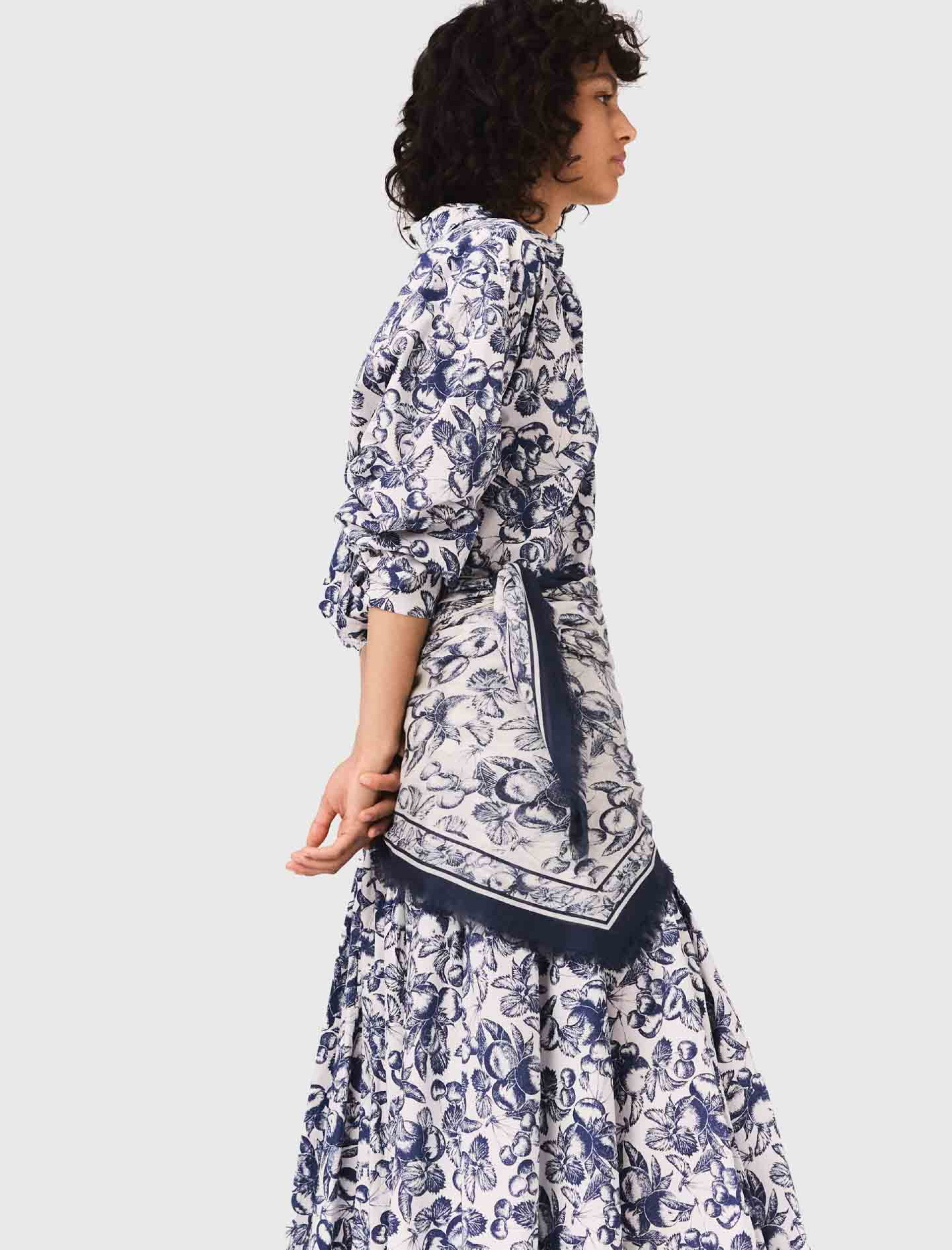 Жіноча сорочка з фруктовим принтом