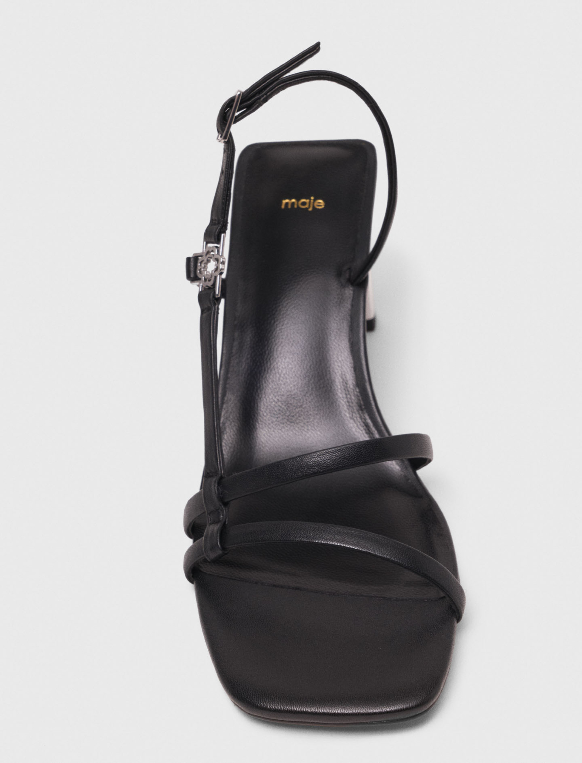 Жіночі шкіряні босоніжки з акцентним каблуком Жіночі шкіряні босоніжки з акцентним каблуком