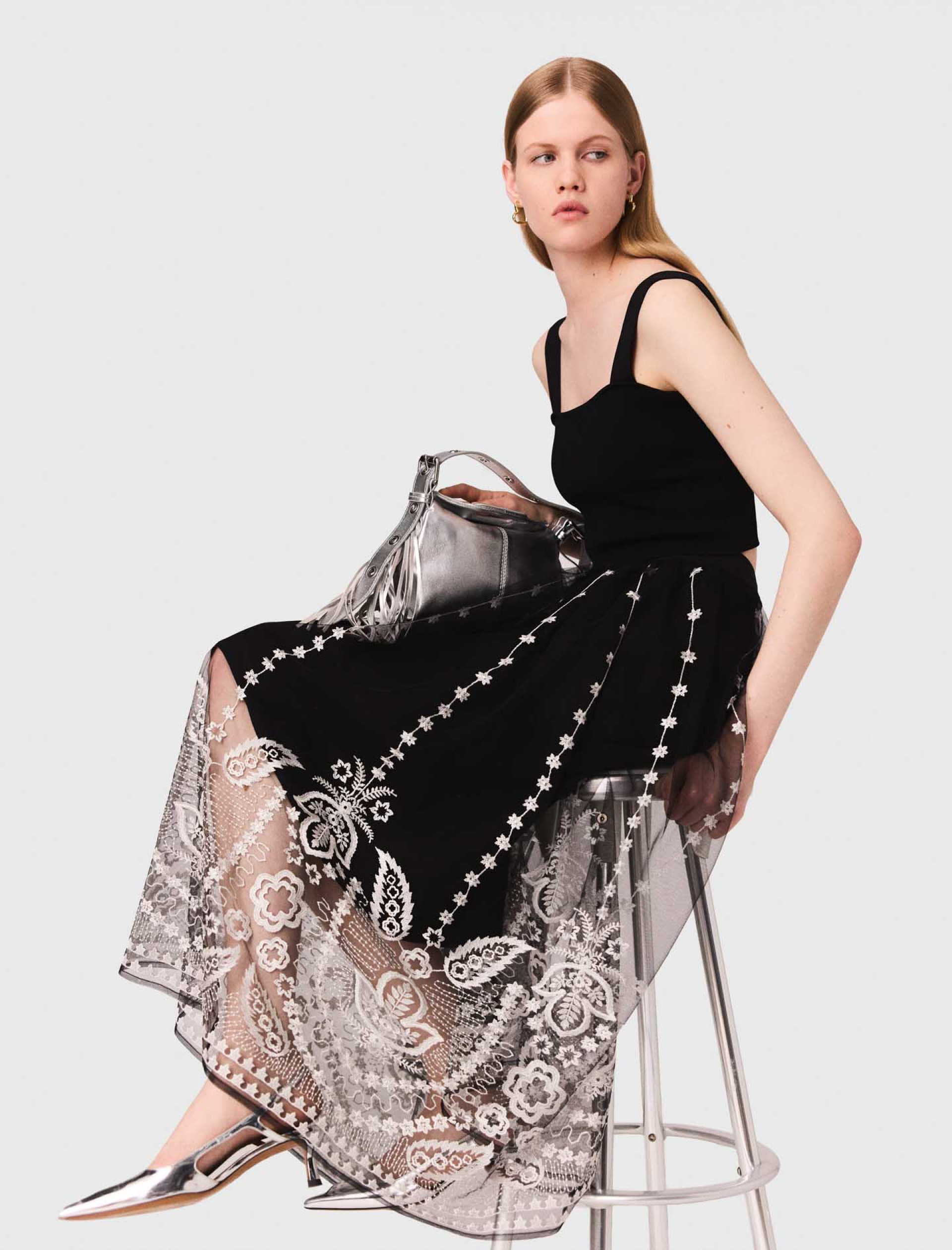 Женская длинная юбка из вышитого тюля