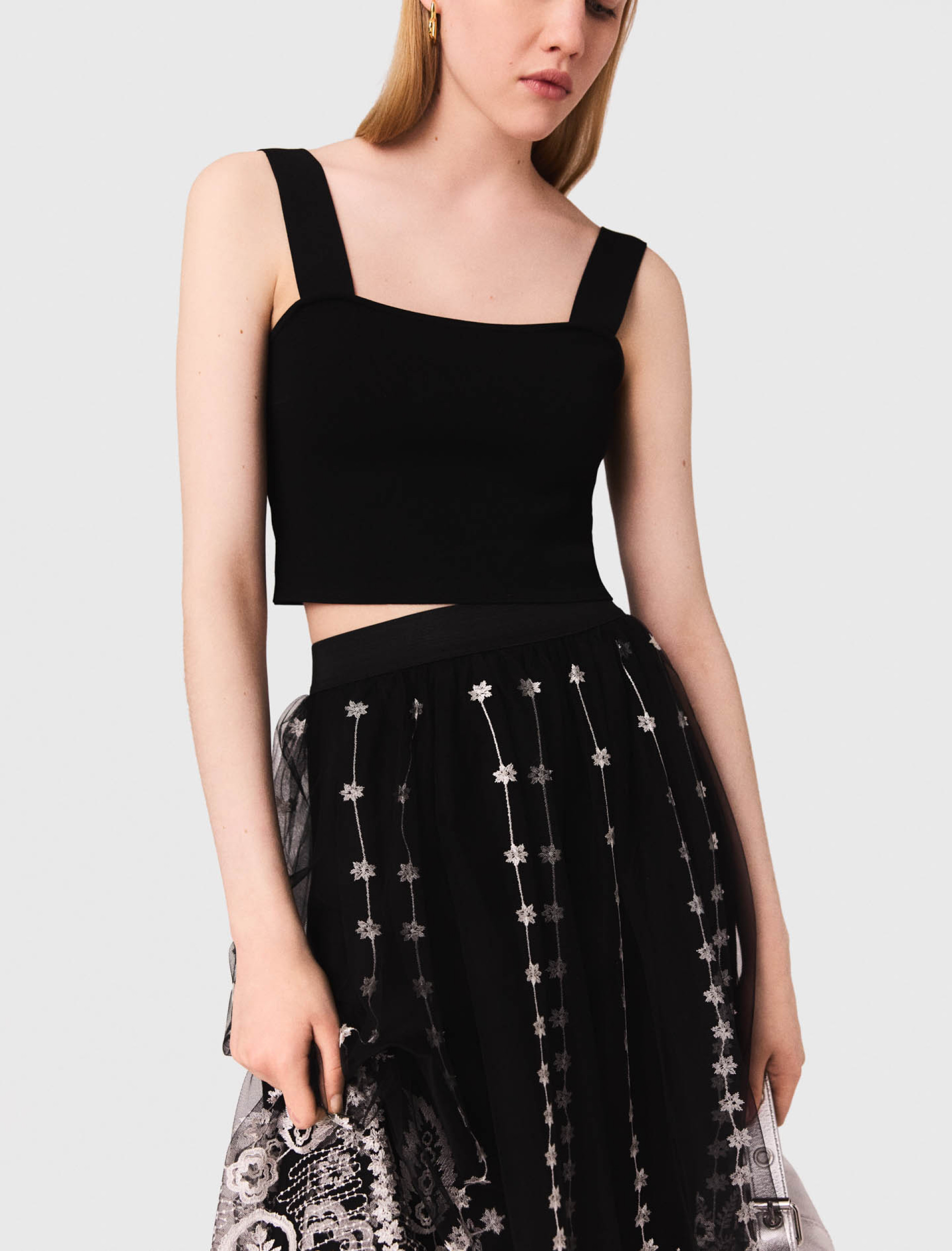 Женская длинная юбка из вышитого тюля