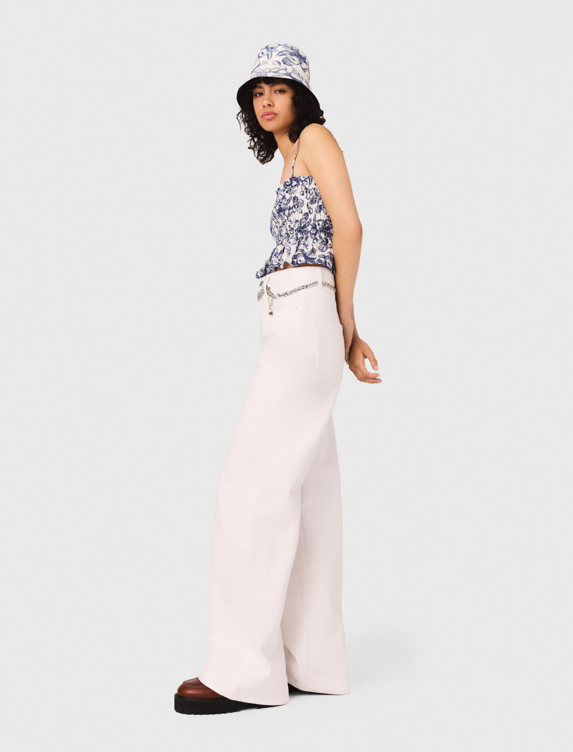 Женские белые широкие джинсы Женские белые широкие джинсы