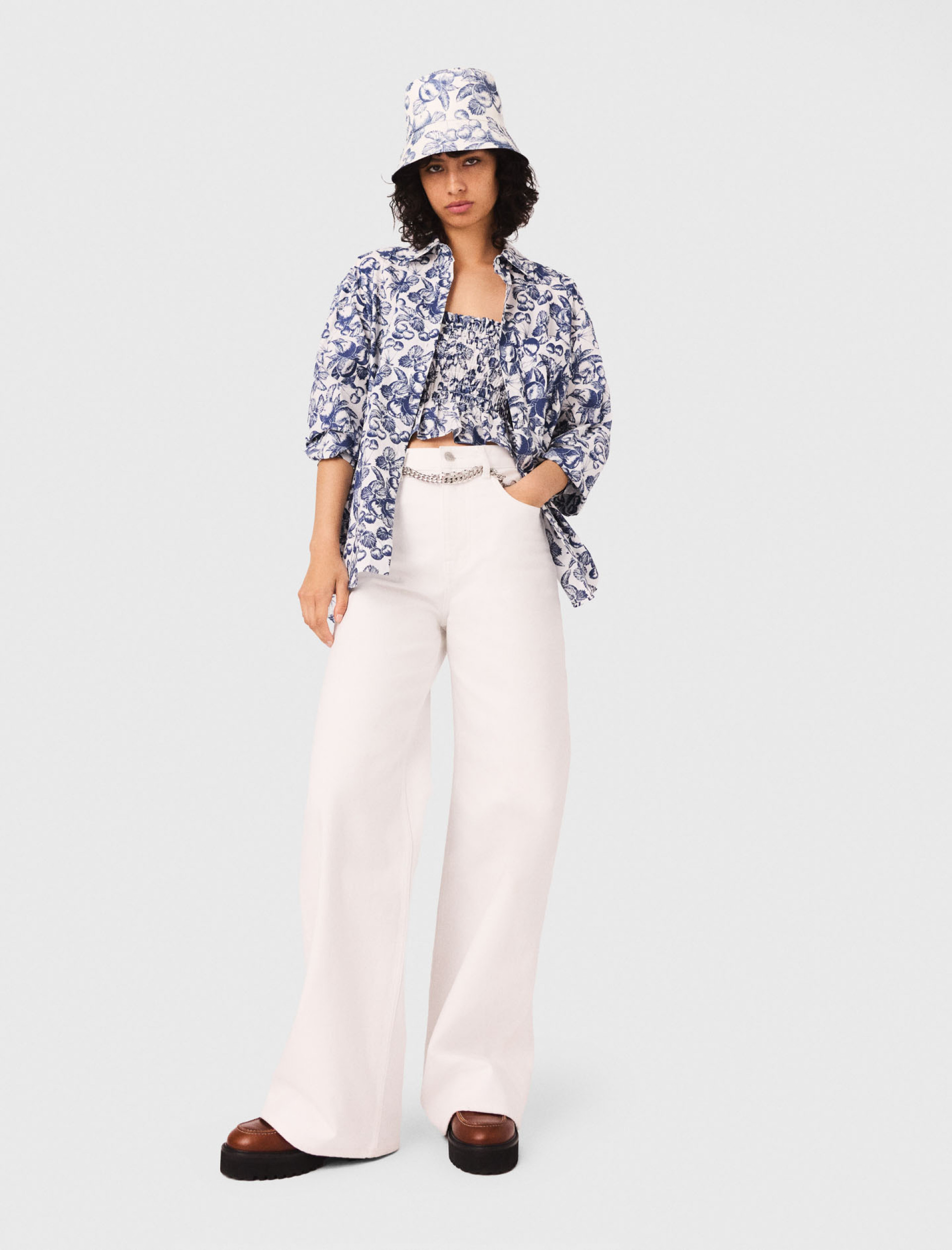 Женские белые широкие джинсы Женские белые широкие джинсы