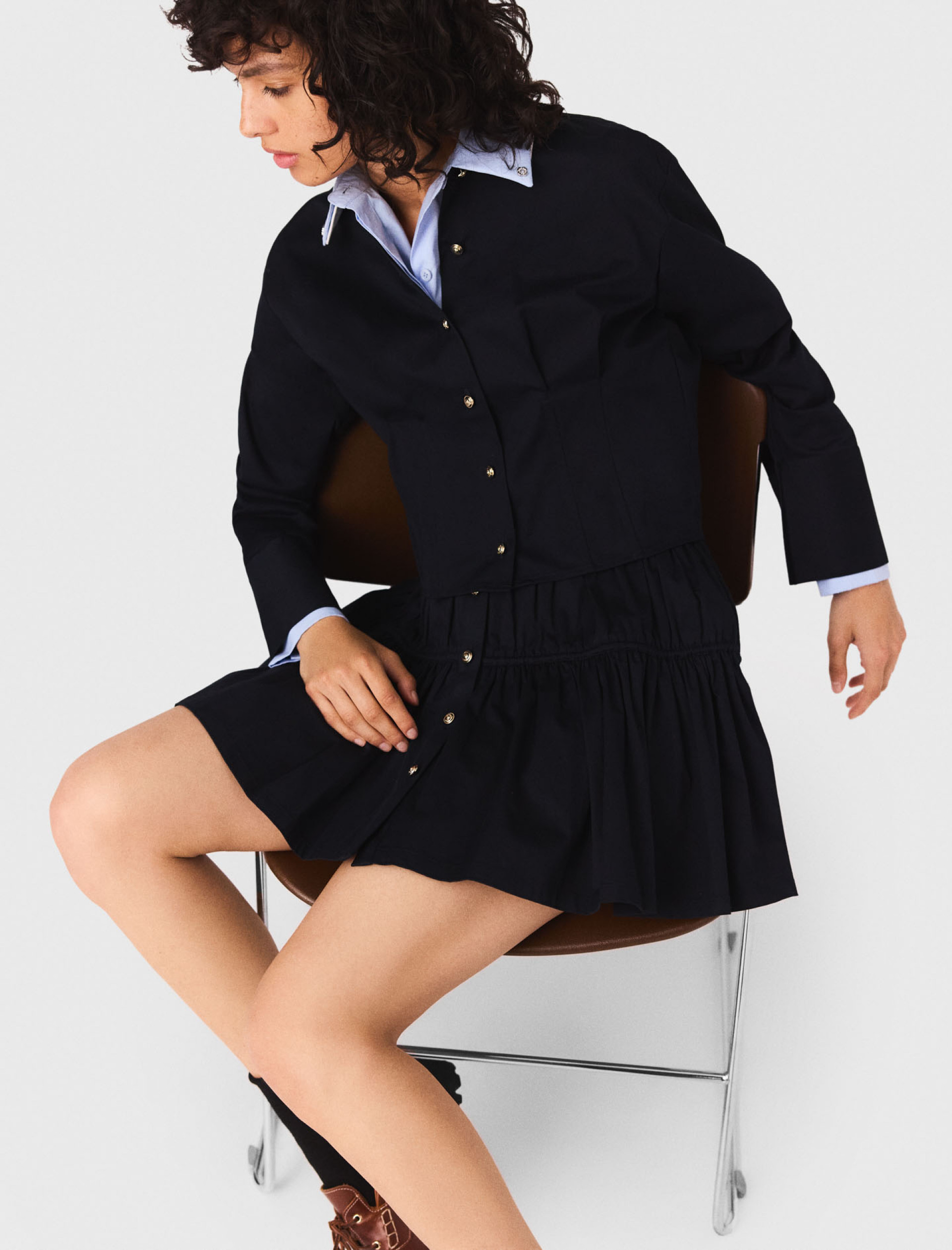 Женская короткая юбка в складку с эластичной талией Женская короткая юбка в складку с эластичной талией