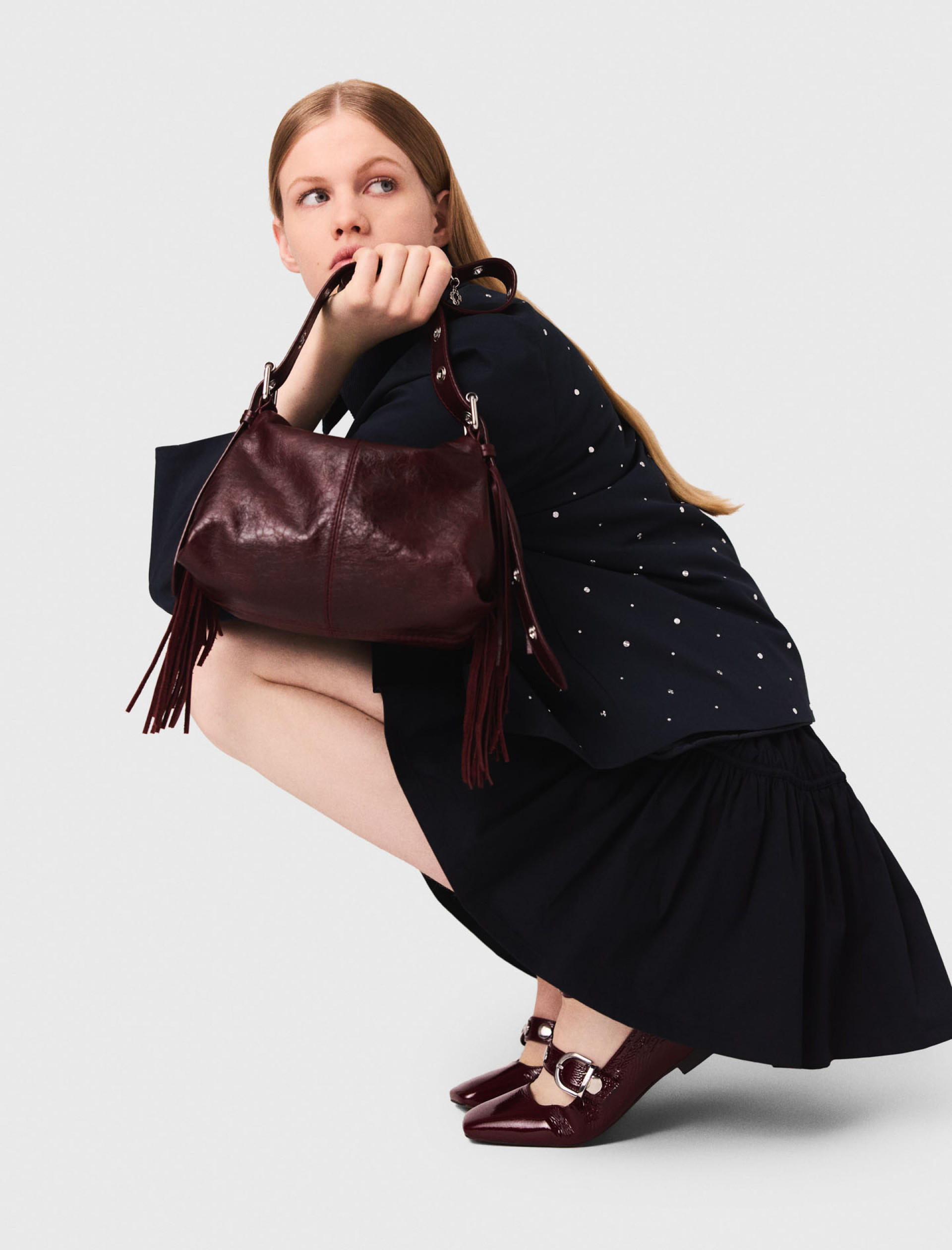 Женская куртка с бархатным воротником и заклепками Женская куртка с бархатным воротником и заклепками