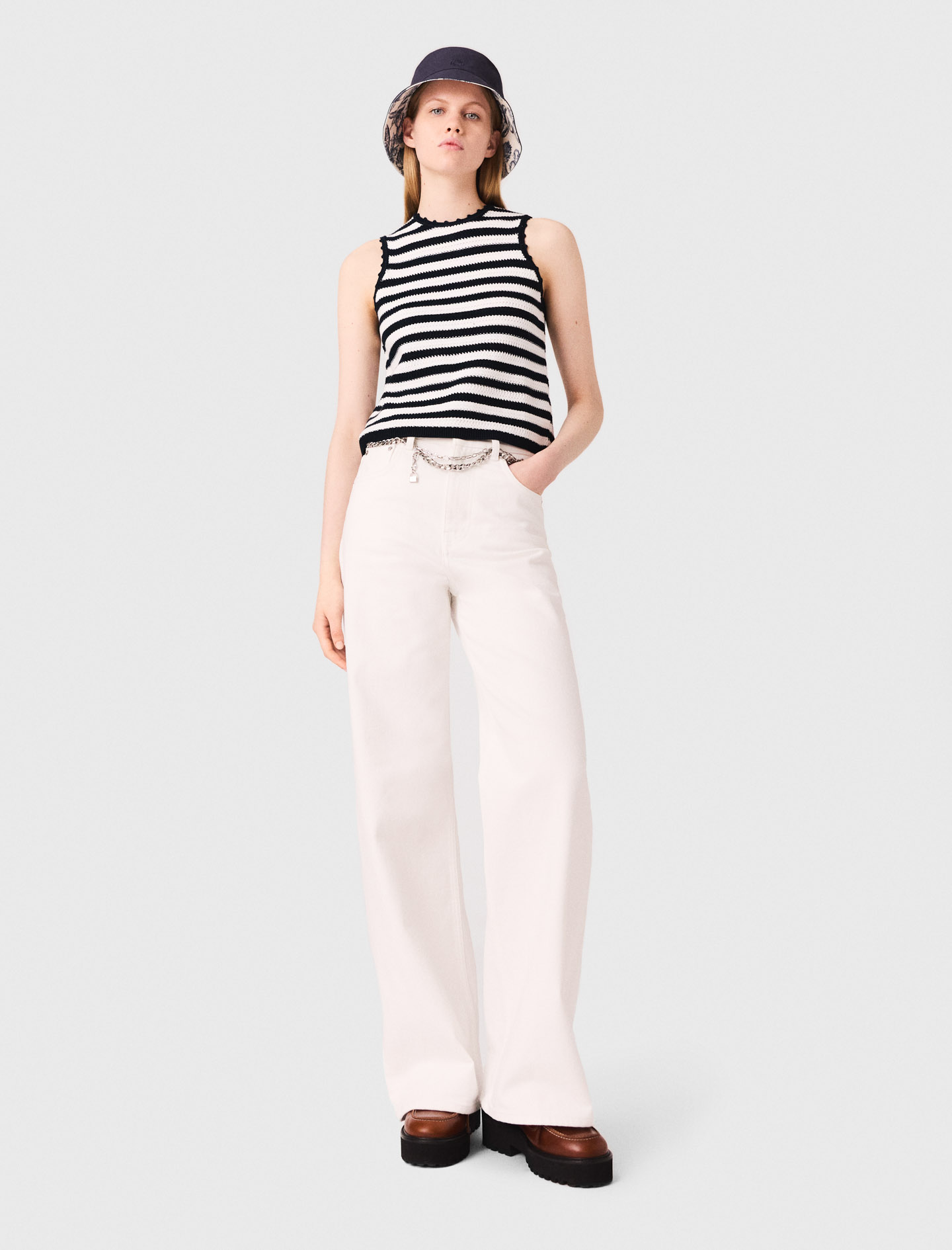 Жіночий в'язаний топ у смужку