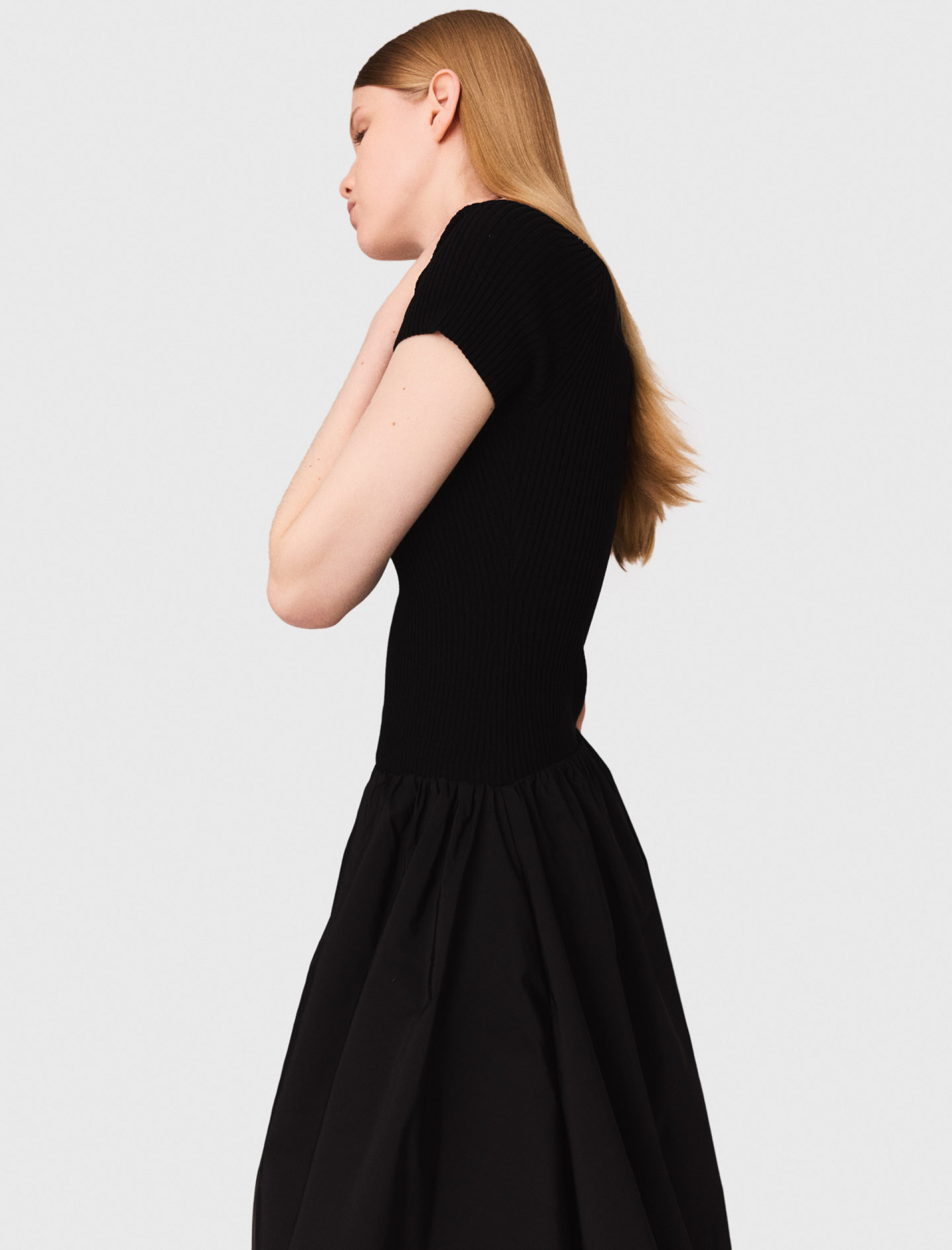 Жіноча довга сукня з трикотажу і тафти